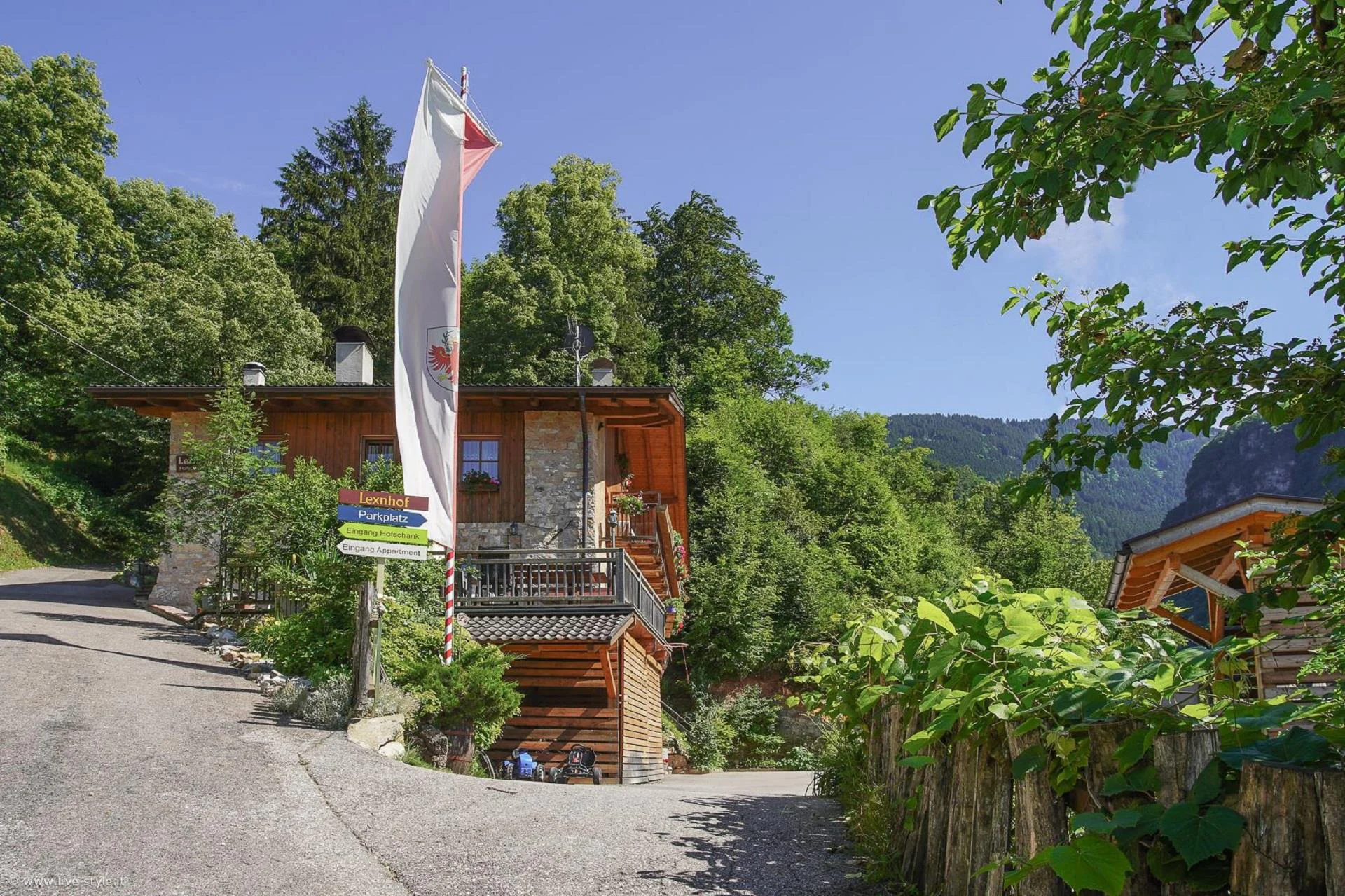 Lexnhof Montan 3 suedtirol.info