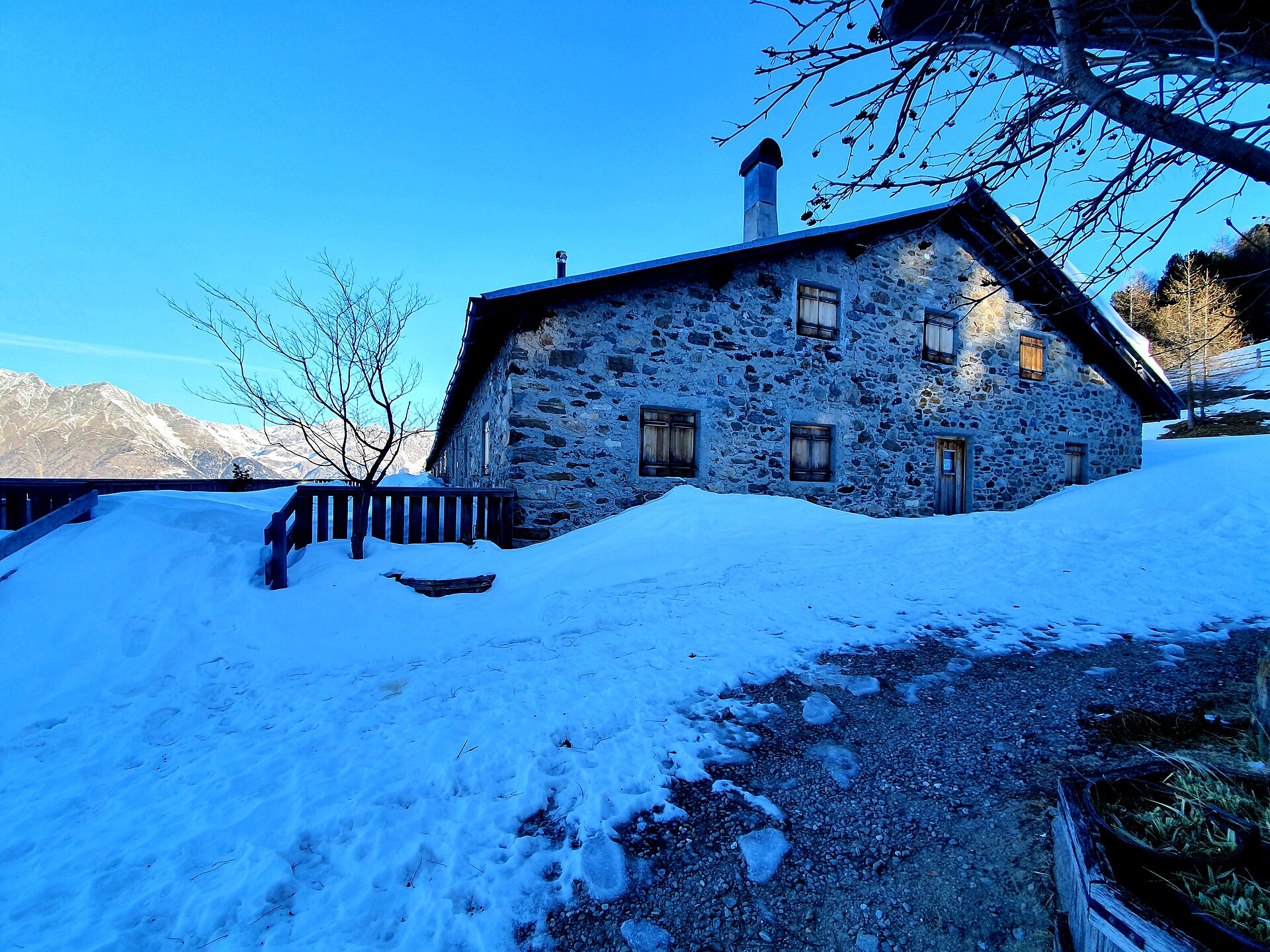 The mountain hut Naturnser Alm in winter