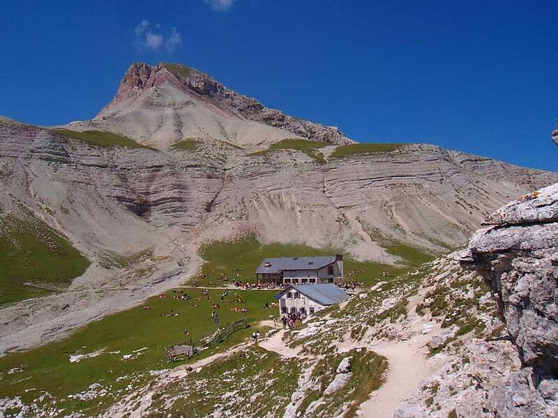 Puez - CAI Bolzano (2475 m) - Regione dolomitica Alta Badia - #1 - suedtirol.info