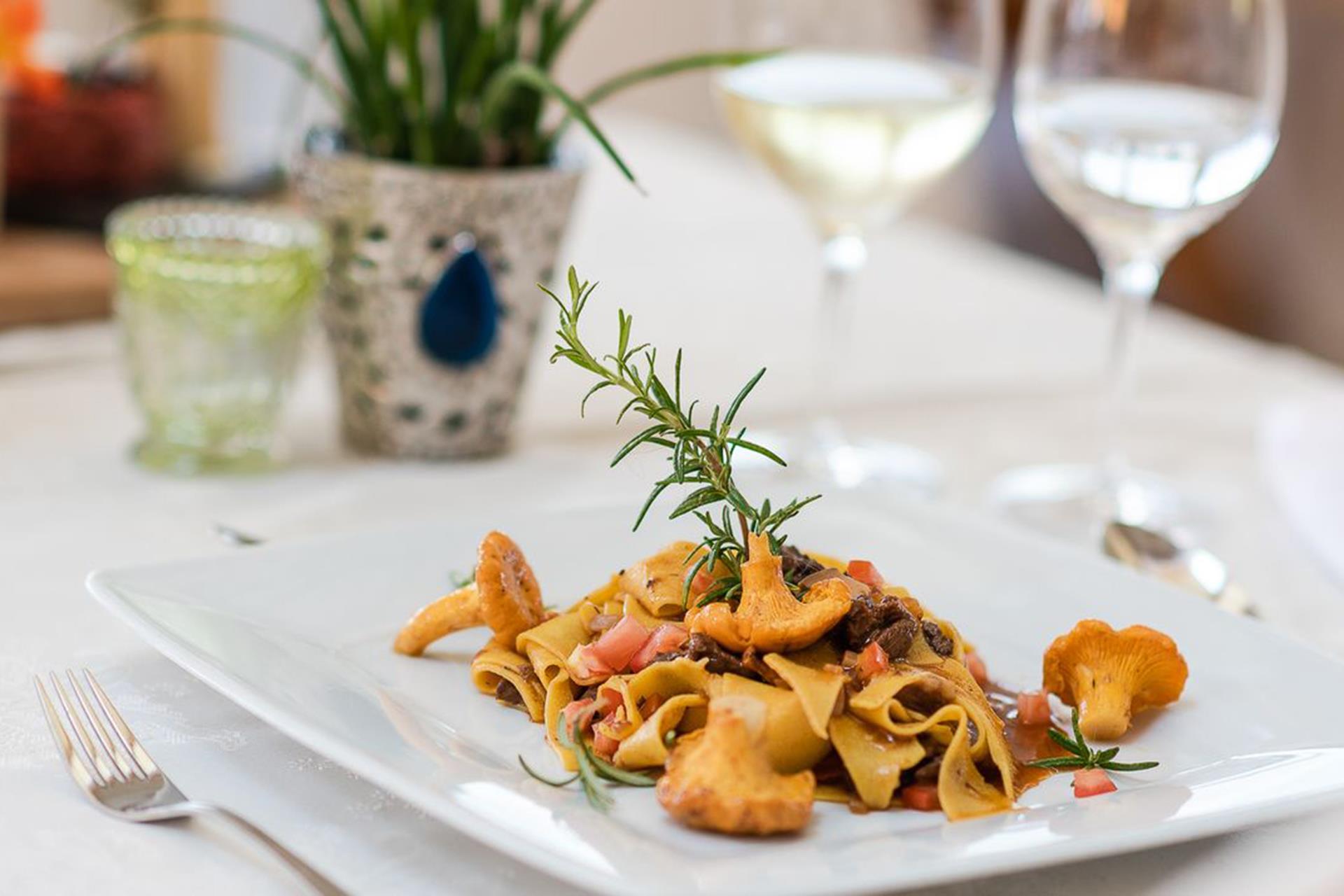 Pichler - Ristorante Caffè Scena 1 suedtirol.info