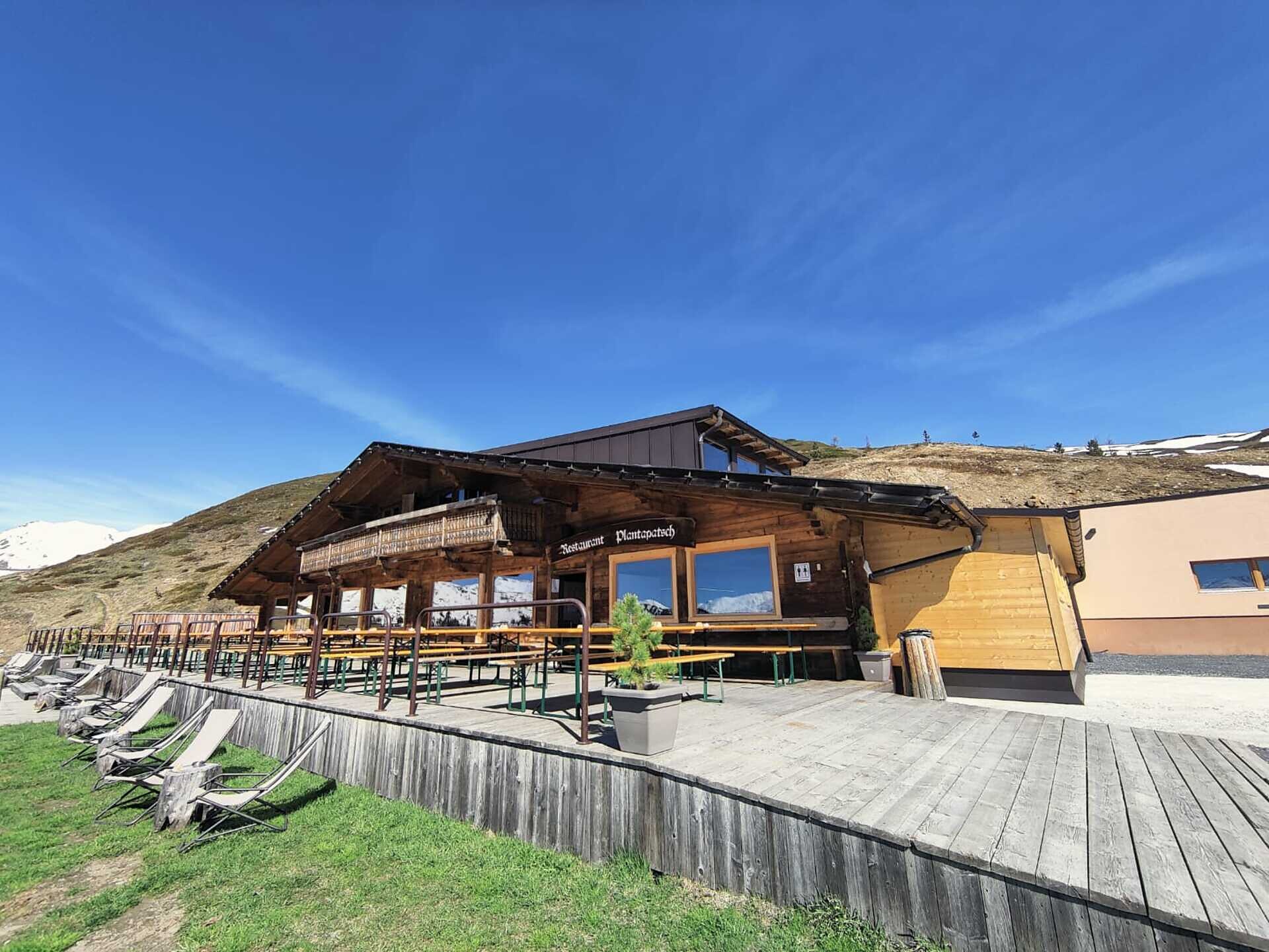 Mountain restaurant Plantapatsch in the ski area Watles