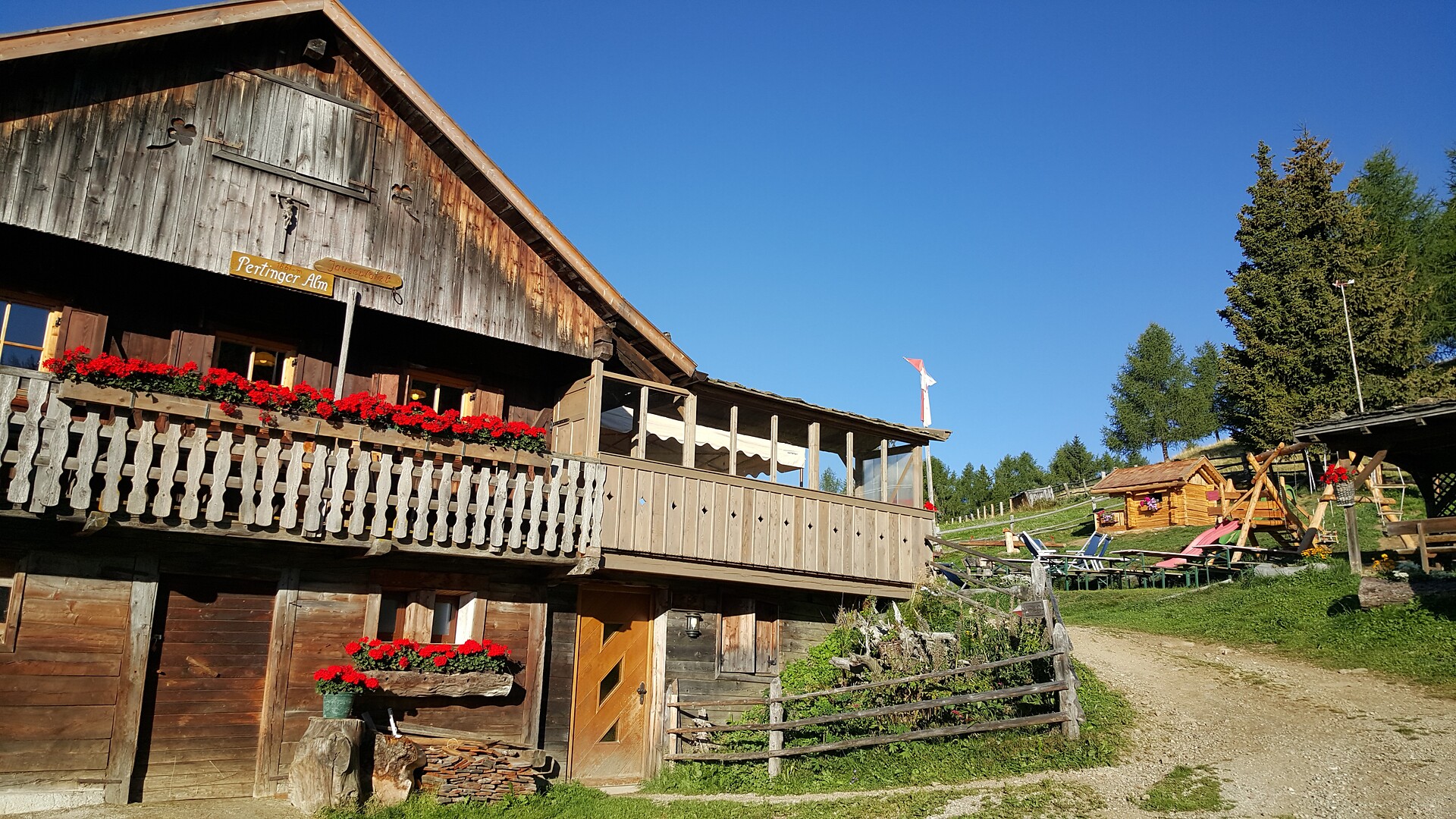 Pertinger Alm Hut
