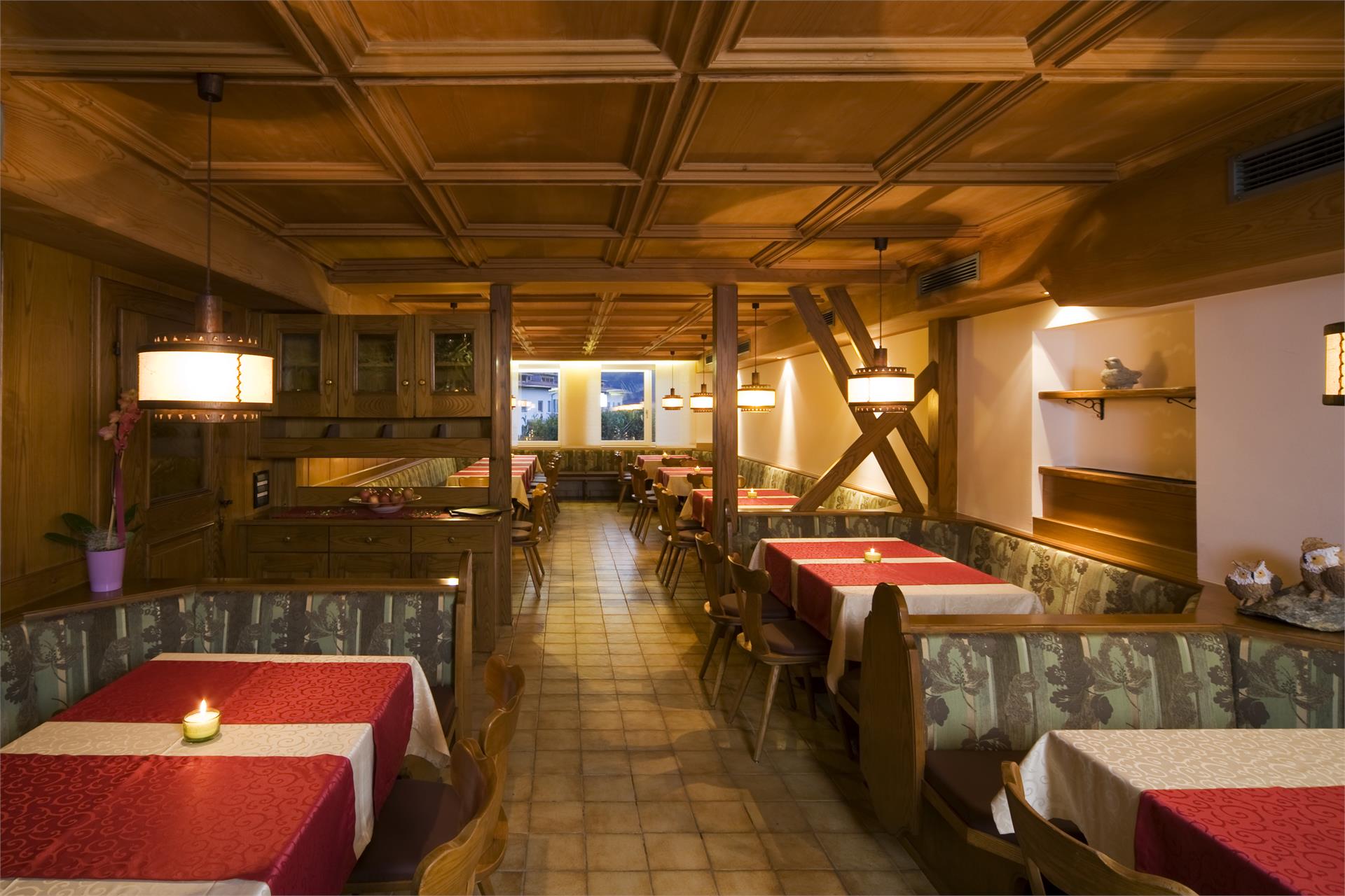 Pizzeria Sylvanerhof /Bar/Cafe/Residence Naz-Sciaves 12 suedtirol.info