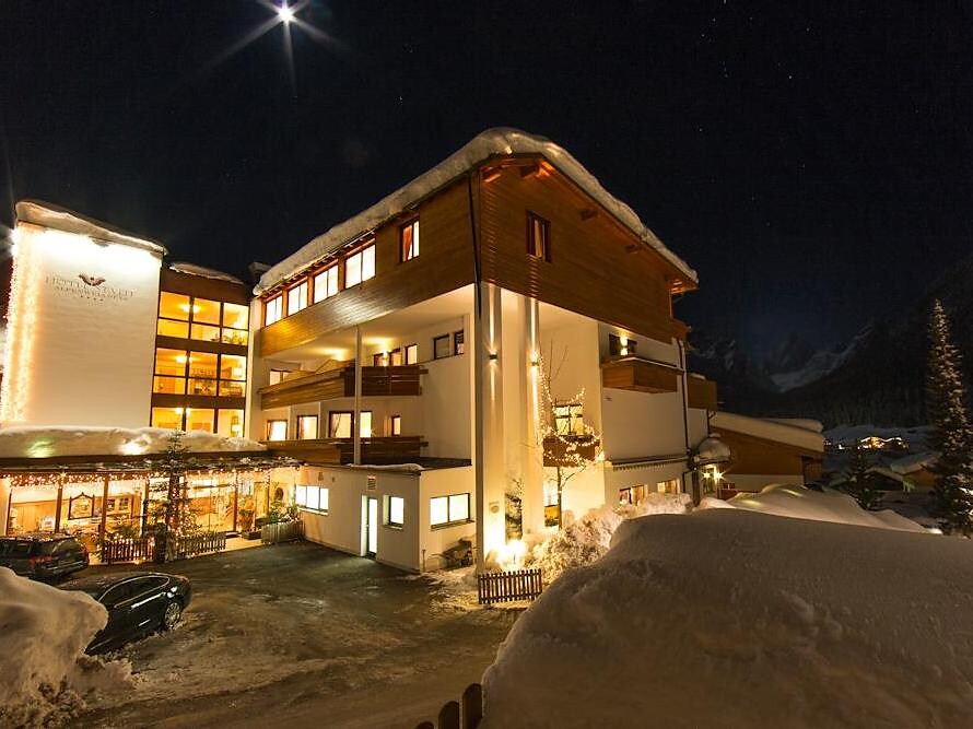 Restaurant Alpenwellnesshotel St. Veit Sexten 1 suedtirol.info