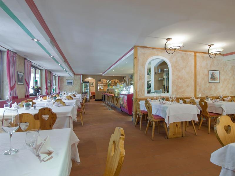 Restaurant Sass Dlacia Badia 1 suedtirol.info