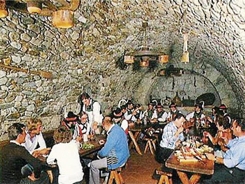 Luferkeller Restaurant Törggele Inn Riffian/Rifiano 1 suedtirol.info