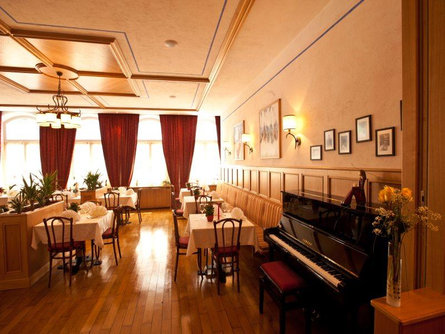 Restaurant Emma - Historic Hotel Niederdorf 8 suedtirol.info