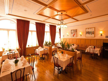Restaurant Emma - Historic Hotel Niederdorf 6 suedtirol.info
