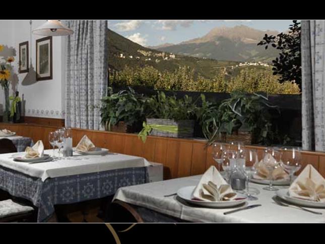 Restaurant-Steak House-Pizzeria Römerkeller Algund 5 suedtirol.info