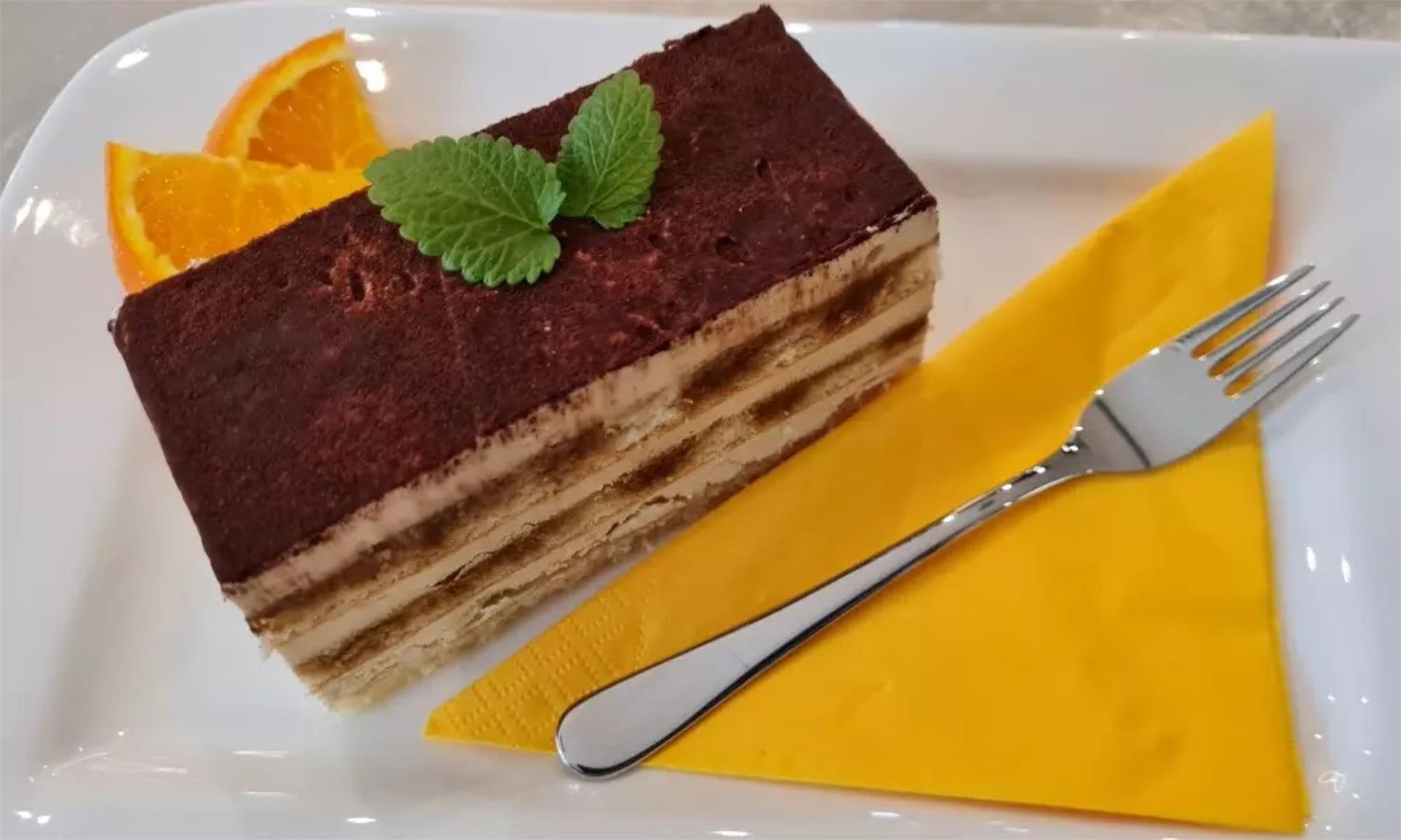 Rathaus Cafe Laces 5 suedtirol.info