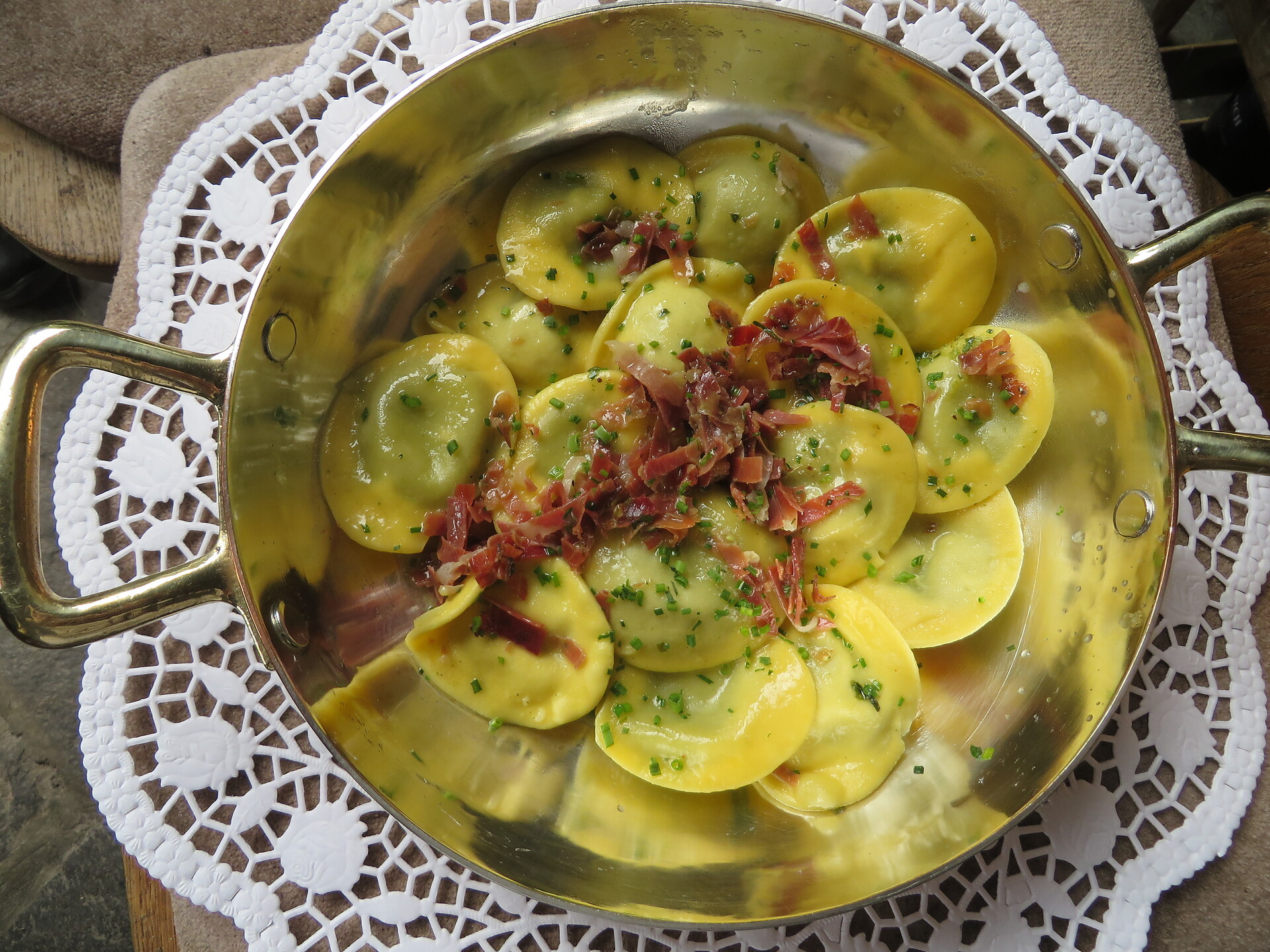 Restaurant Grüner Schnals ravioli filled with han and dandelion