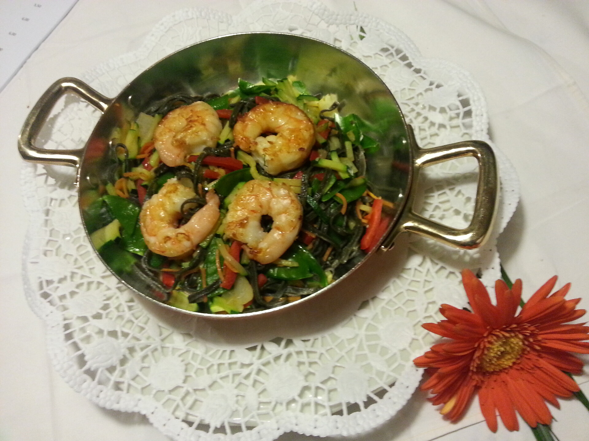 Restaurant Grüner Schnals Black Spaghetti with vegetables and prawns