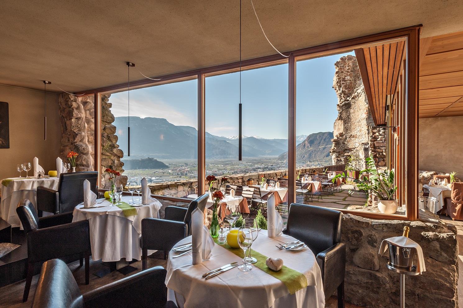Restaurant Haselburg Bozen 9 suedtirol.info
