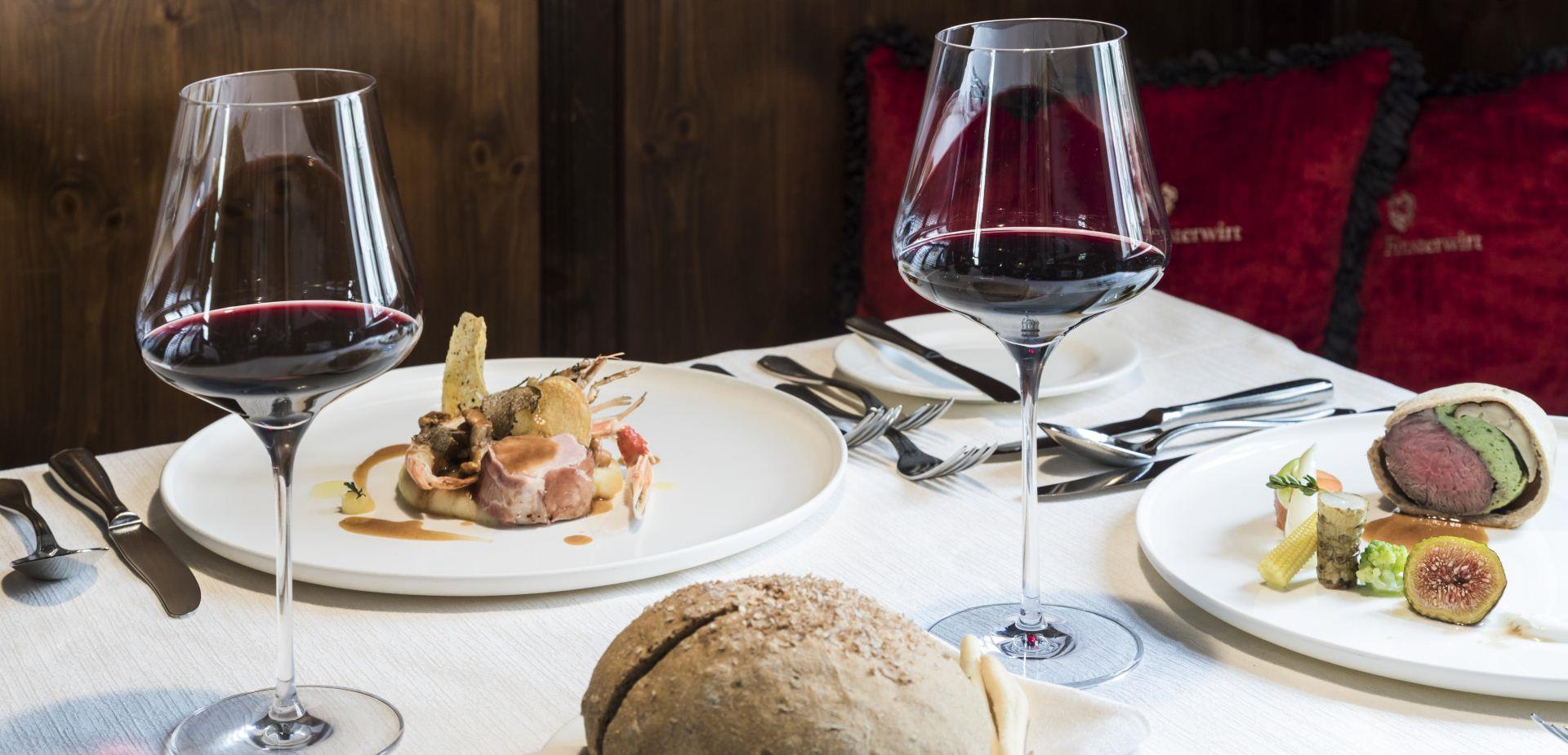Restaurant Künstlerstübele Finsterwirt Brixen 2 suedtirol.info