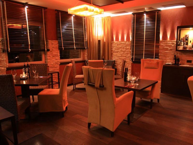 Restaurant "Bussl and more" Partschins 6 suedtirol.info