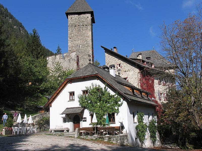 Ristorante Castello Neuhaus Gais 1 suedtirol.info