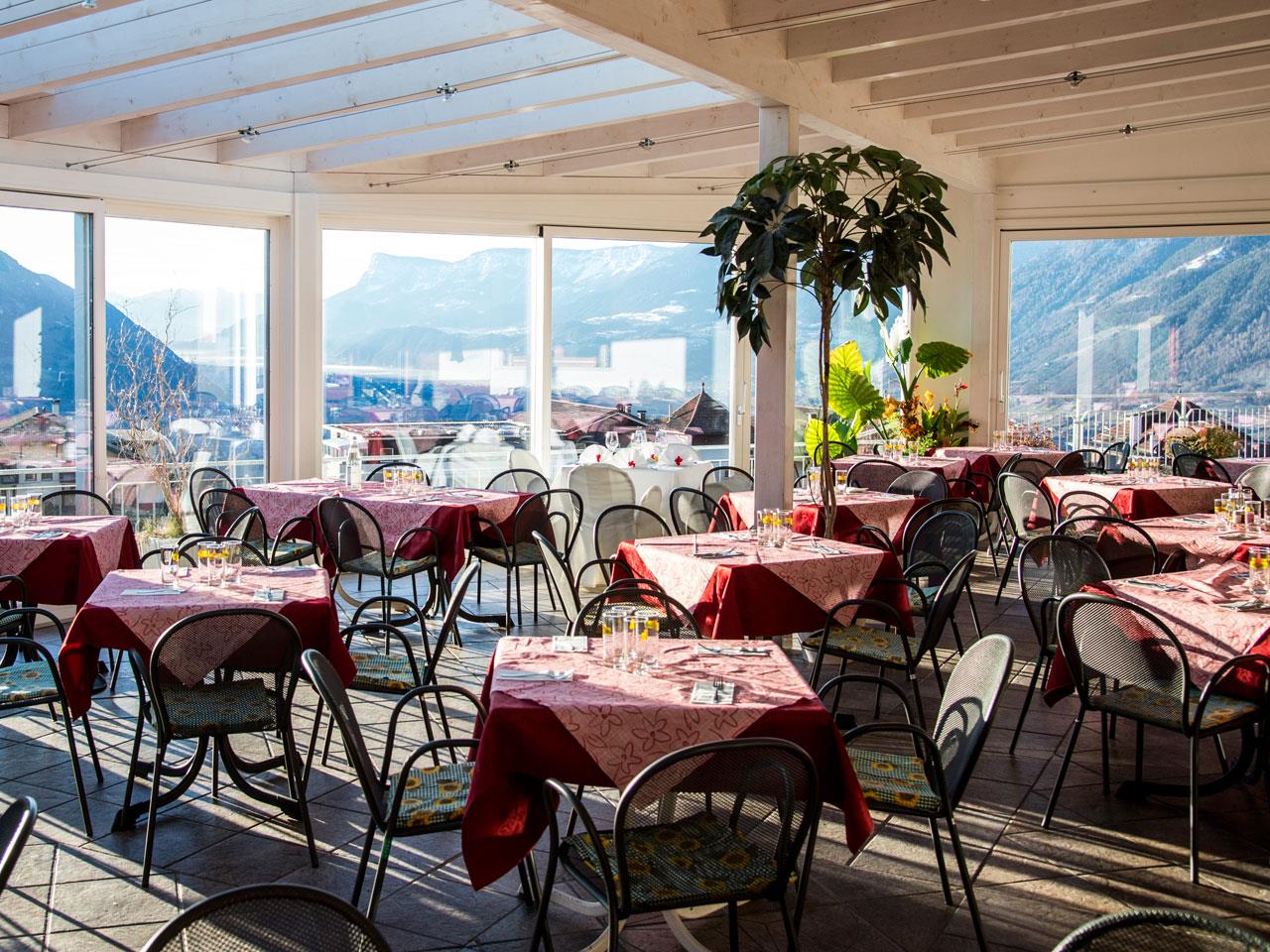 Ristorante Café Seilbahn Tirolo 1 suedtirol.info