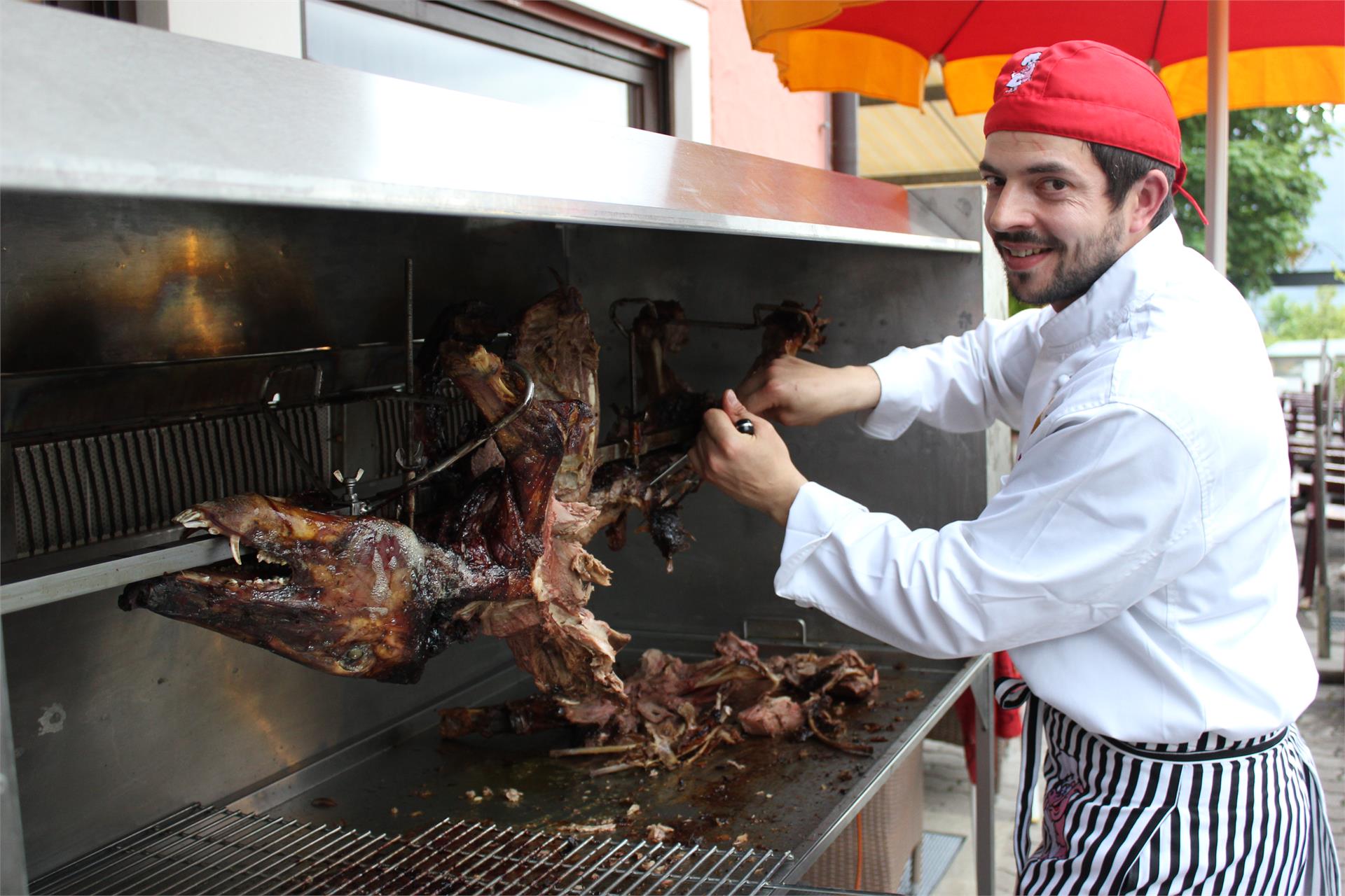 Ristorante Zum Tiroler Adler Tirolo 6 suedtirol.info