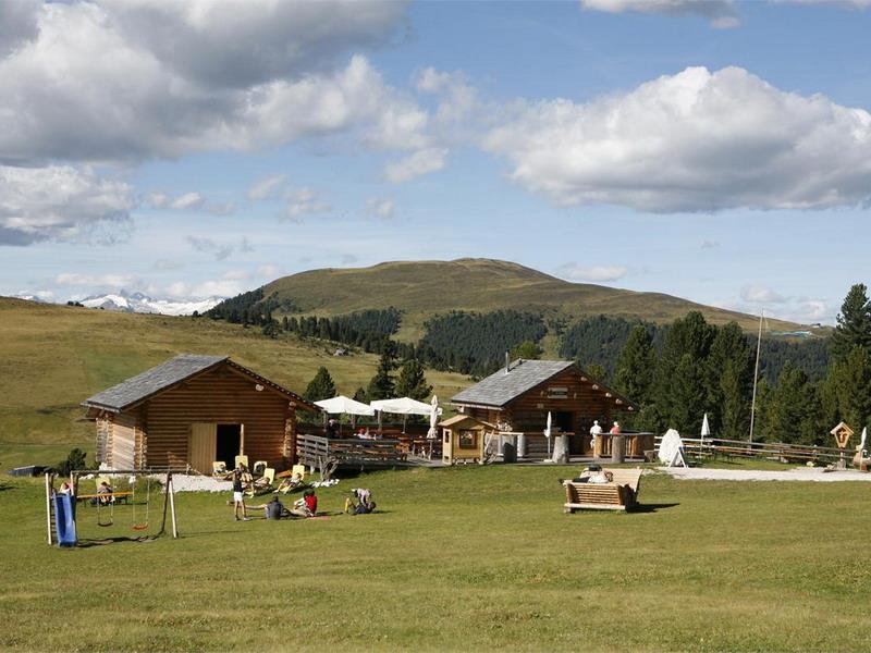 Sot Pütia Hut San Martin /San Martino 1 suedtirol.info