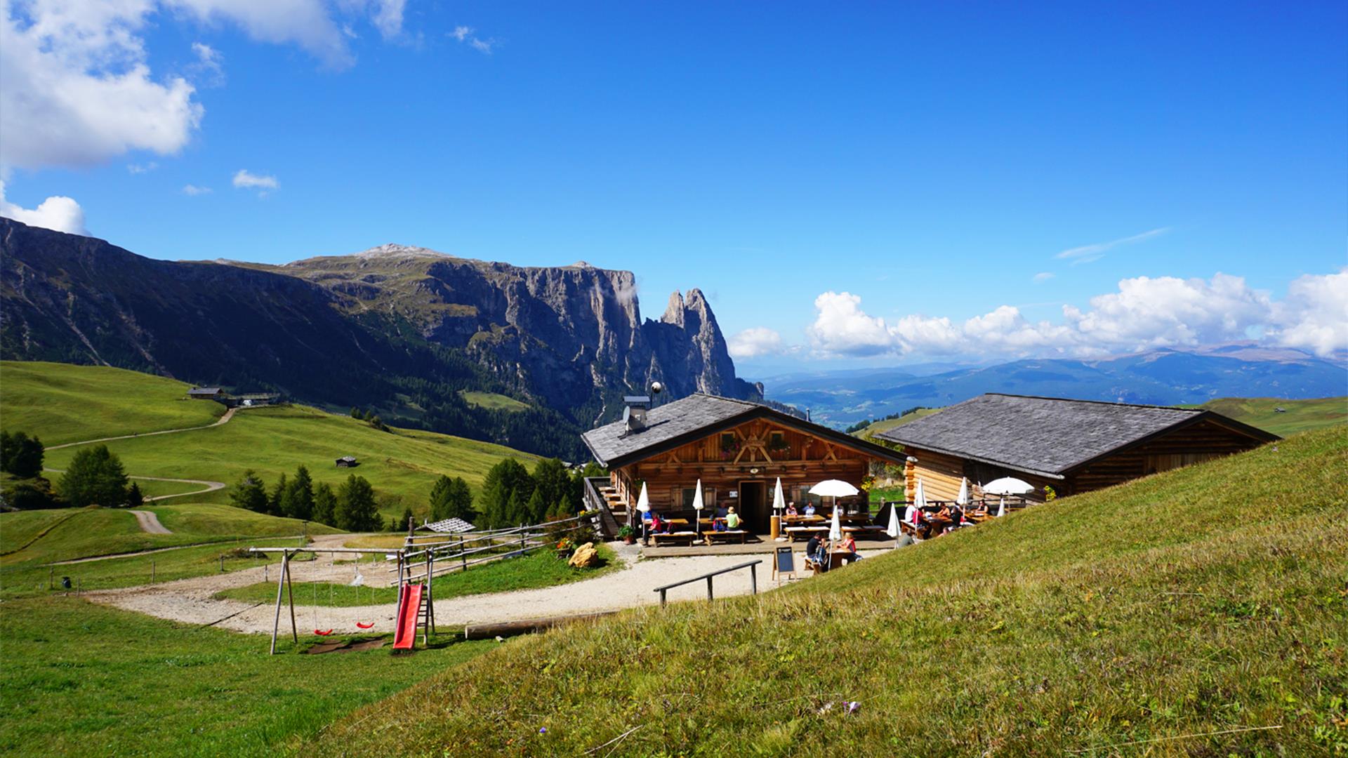 Malga Sattler Schwaige Kastelruth/Castelrotto 1 suedtirol.info