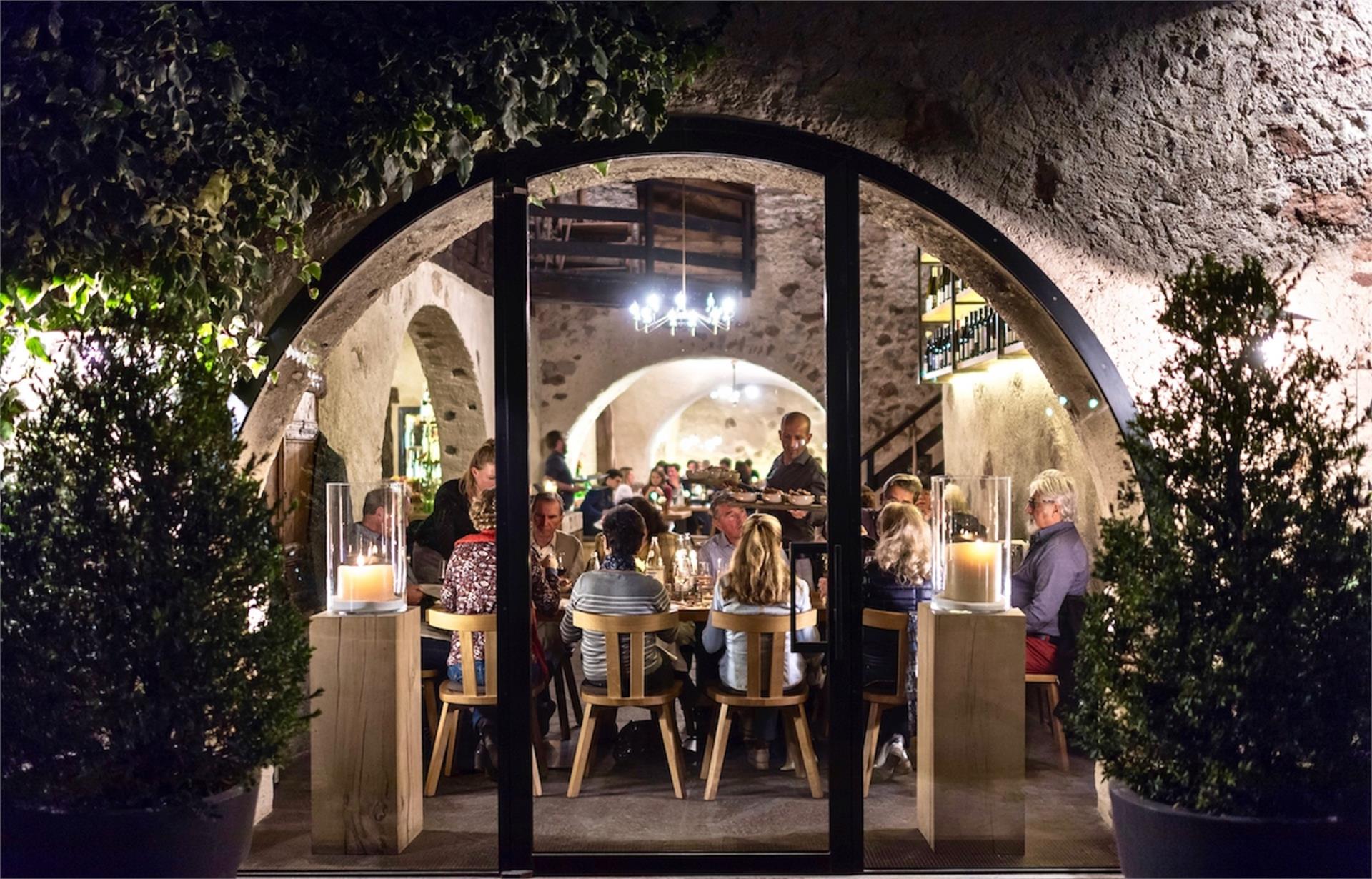 Seehofkeller Kaltern an der Weinstraße/Caldaro sulla Strada del Vino 9 suedtirol.info