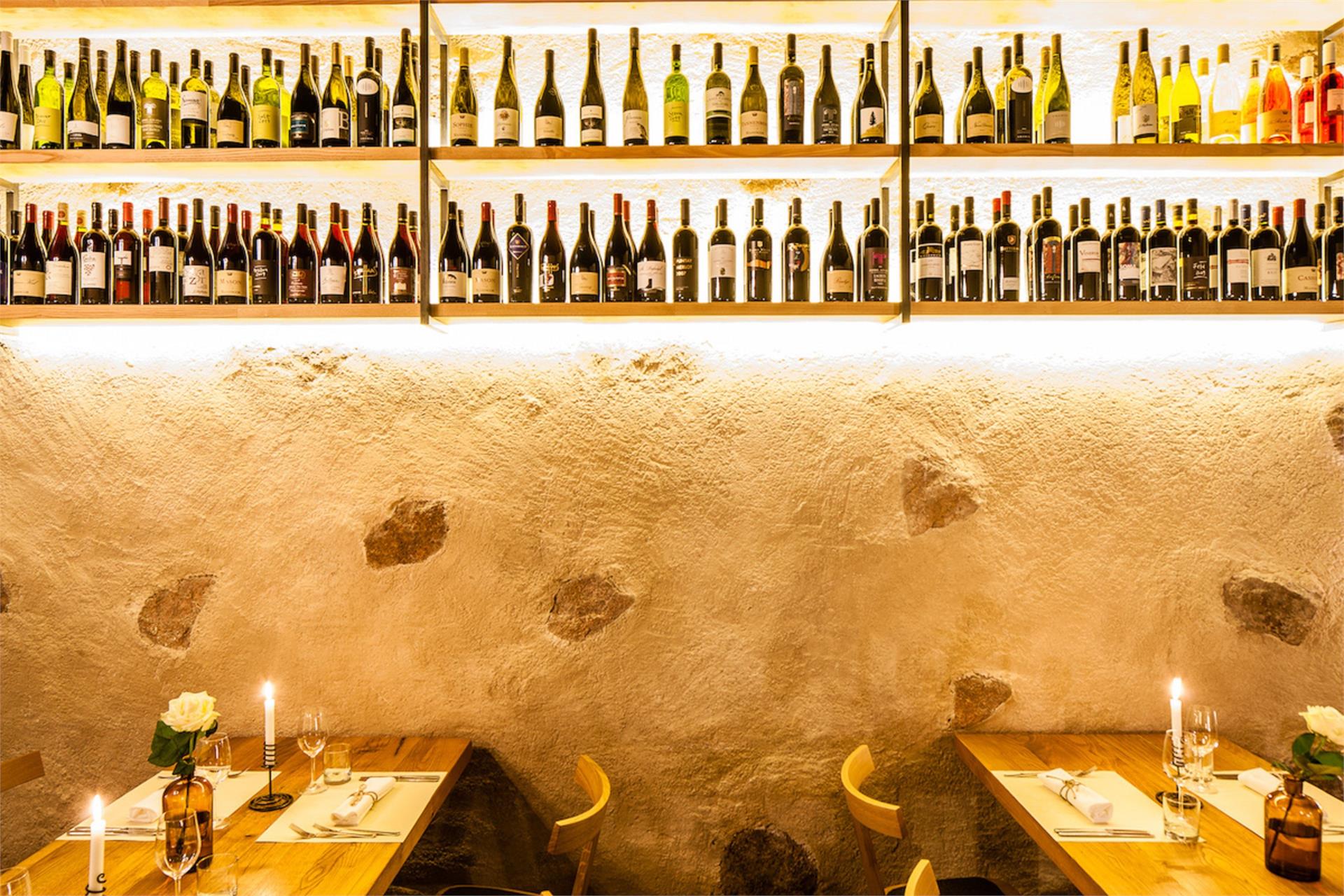 Seehofkeller Kaltern an der Weinstraße/Caldaro sulla Strada del Vino 15 suedtirol.info