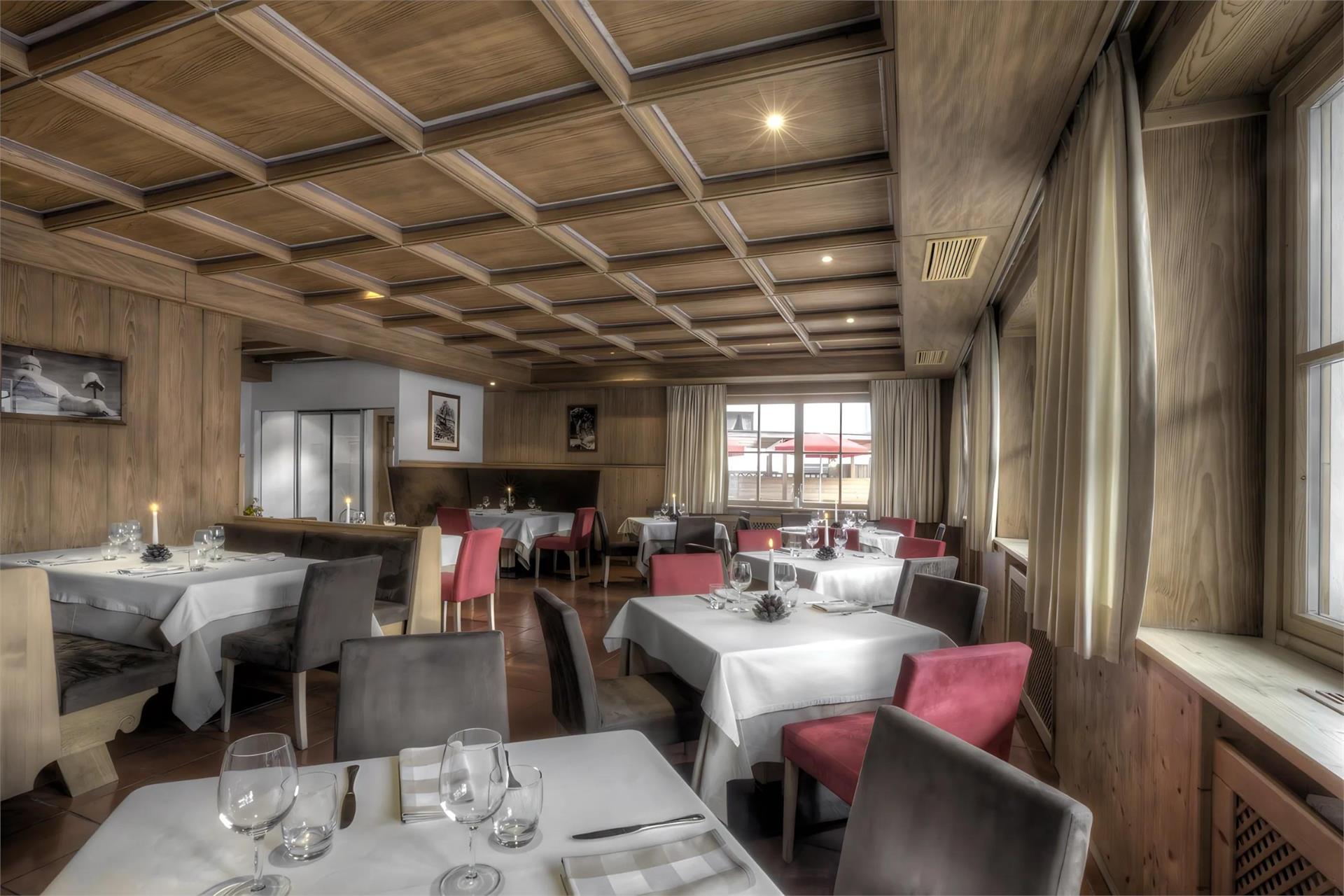 Trattoria mit Grill La Tambra Corvara 2 suedtirol.info