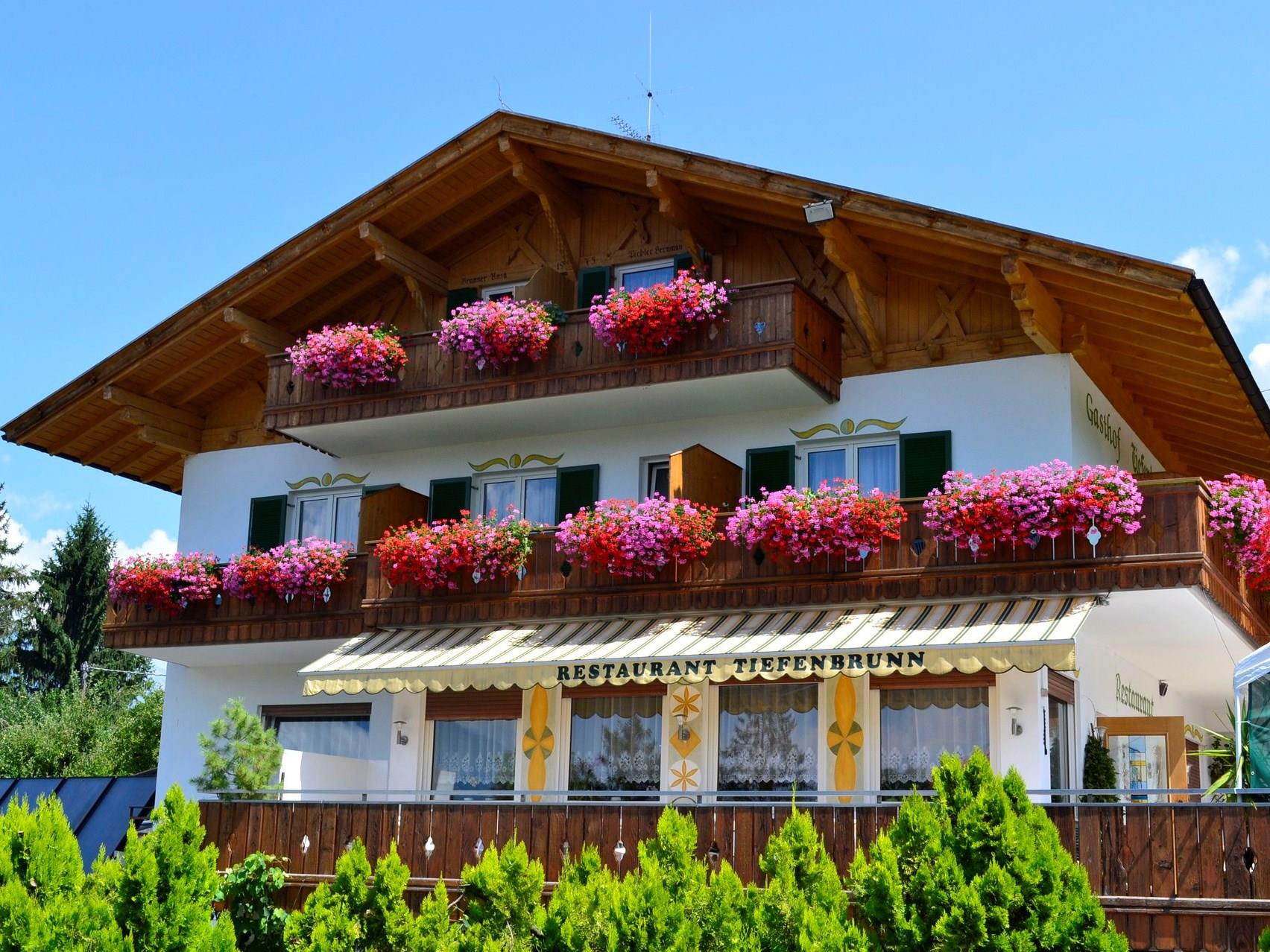 Tiefenbrunn - Gasthof Café Schenna 1 suedtirol.info