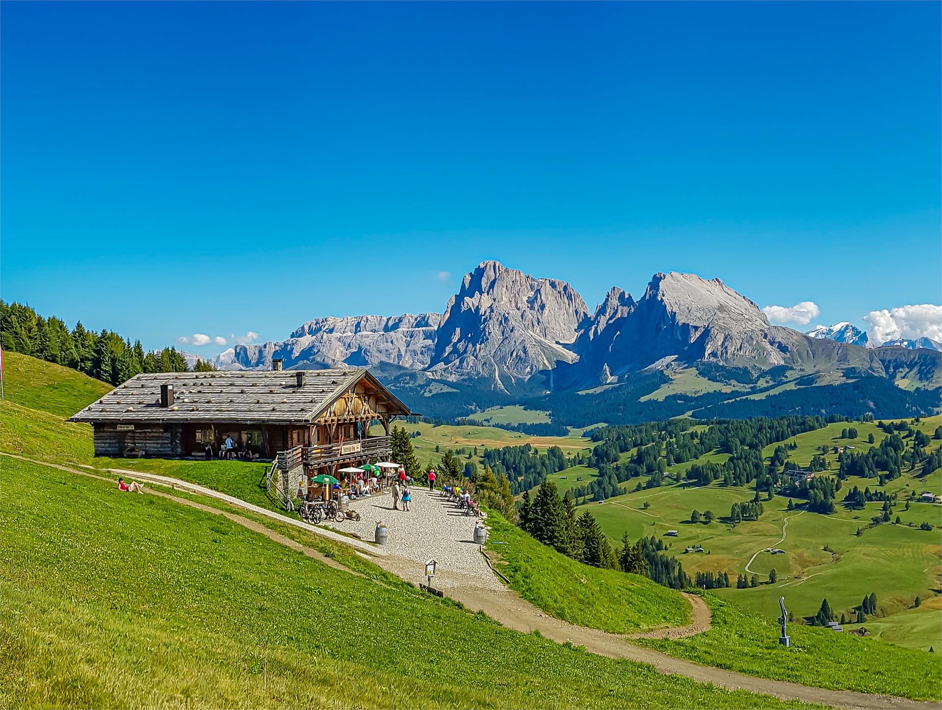 Tschötsch mountain hut Kastelruth/Castelrotto 2 suedtirol.info
