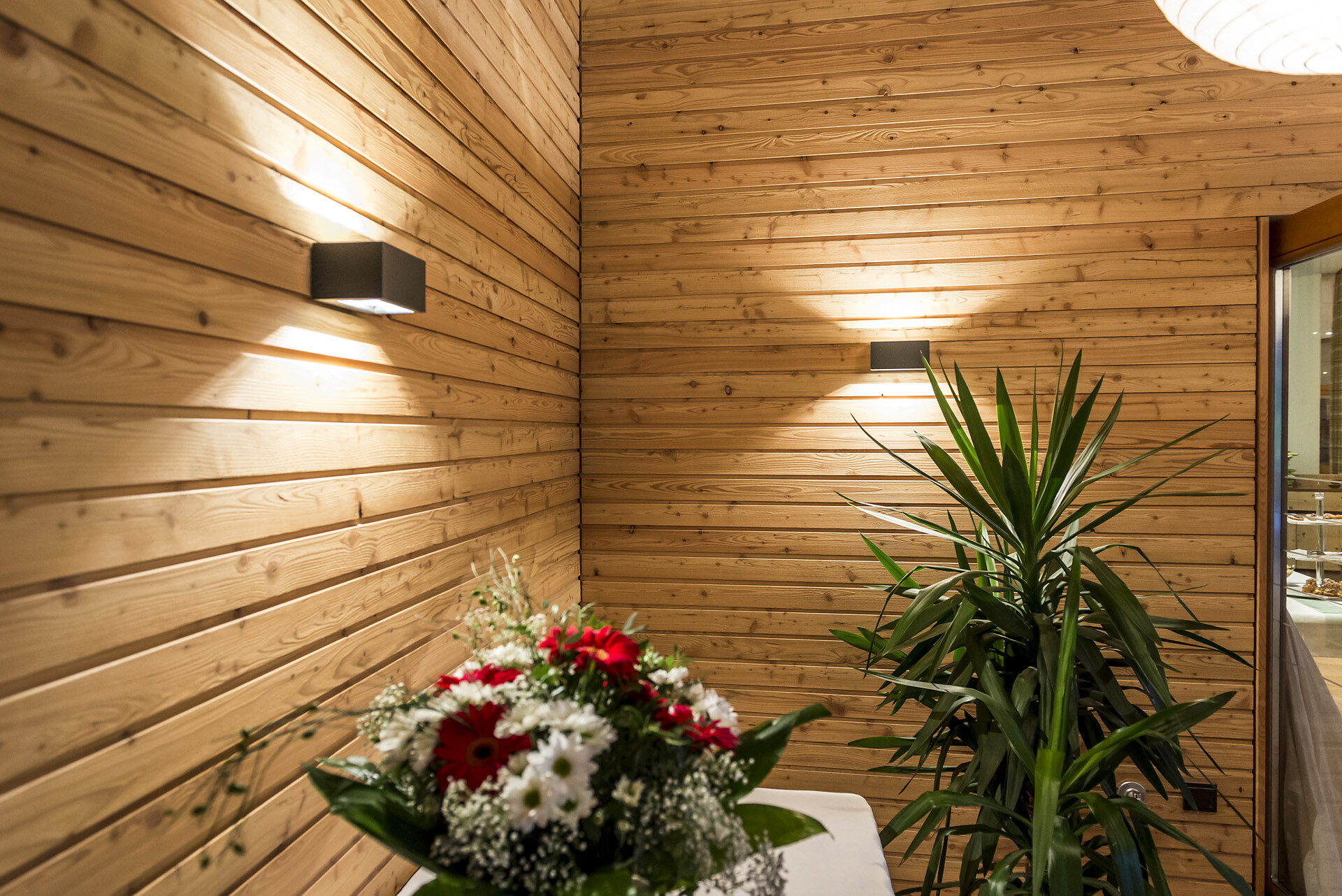 Thara See Lounge
