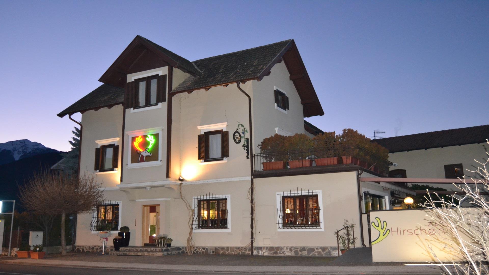 Vinotheque "Zum Hirschen" Terlan/Terlano 1 suedtirol.info