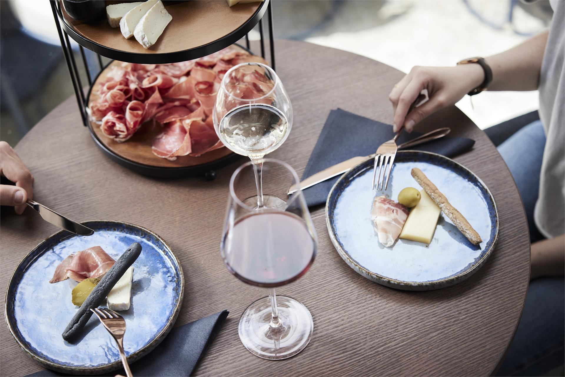 Viertel Bar Bistro Brixen/Bressanone 10 suedtirol.info