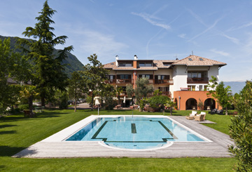 Weingut Klosterhof Caldaro sulla Strada del Vino 1 suedtirol.info