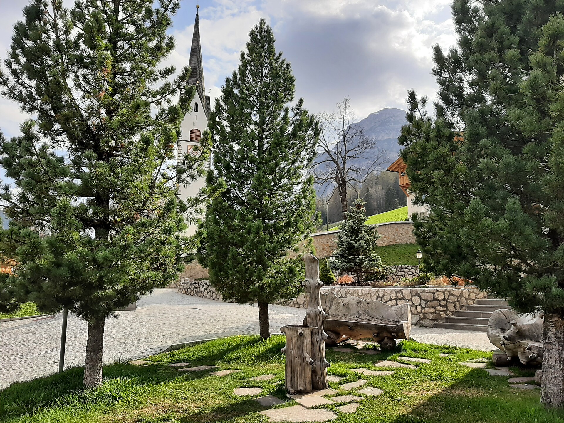 Fountain at the church in La Villa