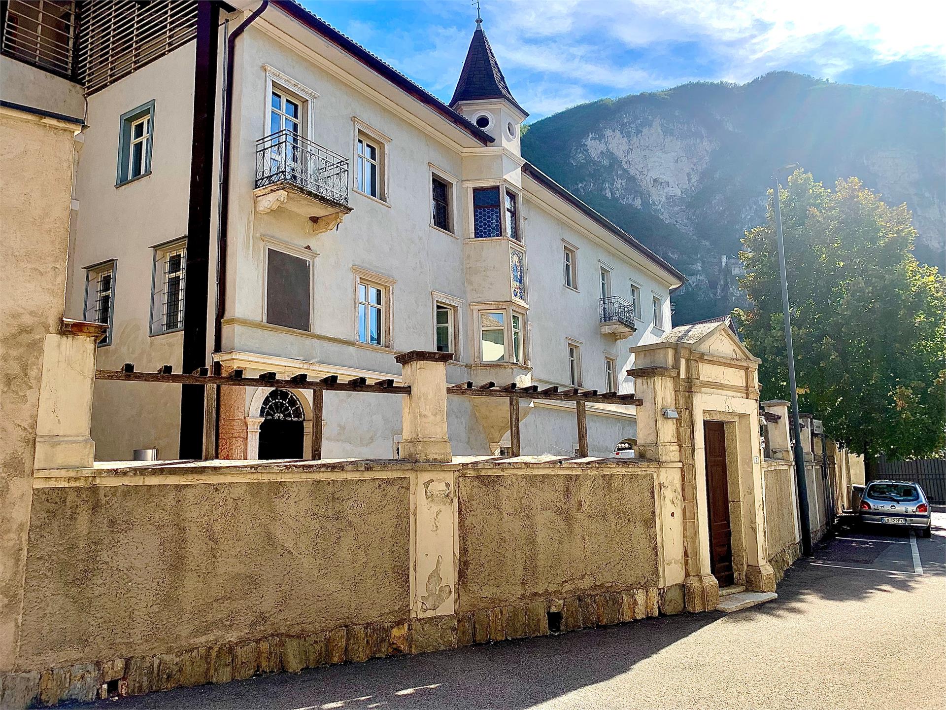 Ansitz von Gelmini Salurn 1 suedtirol.info