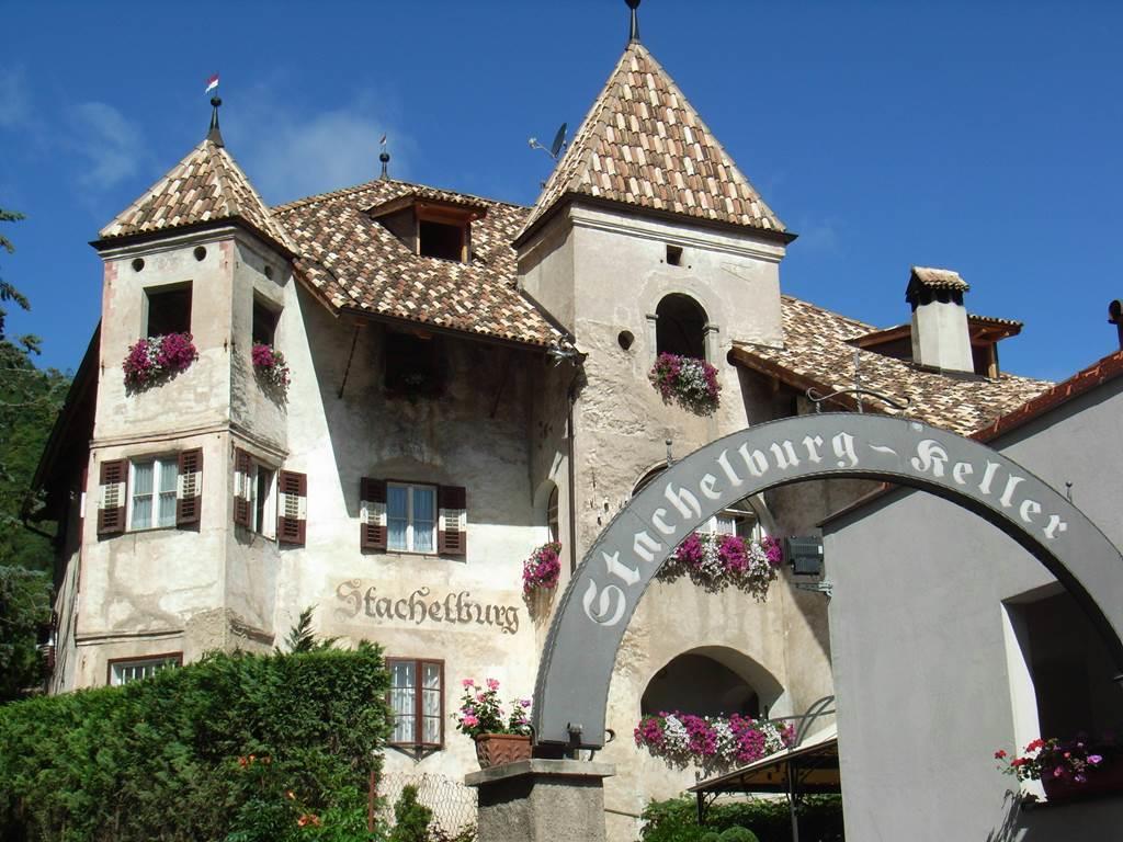 Ansitz Stachelburg Tisens 2 suedtirol.info