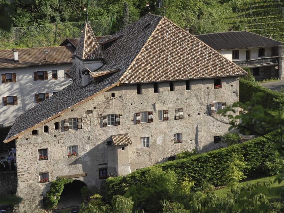 Ansitz Stachelburg Tisens 1 suedtirol.info