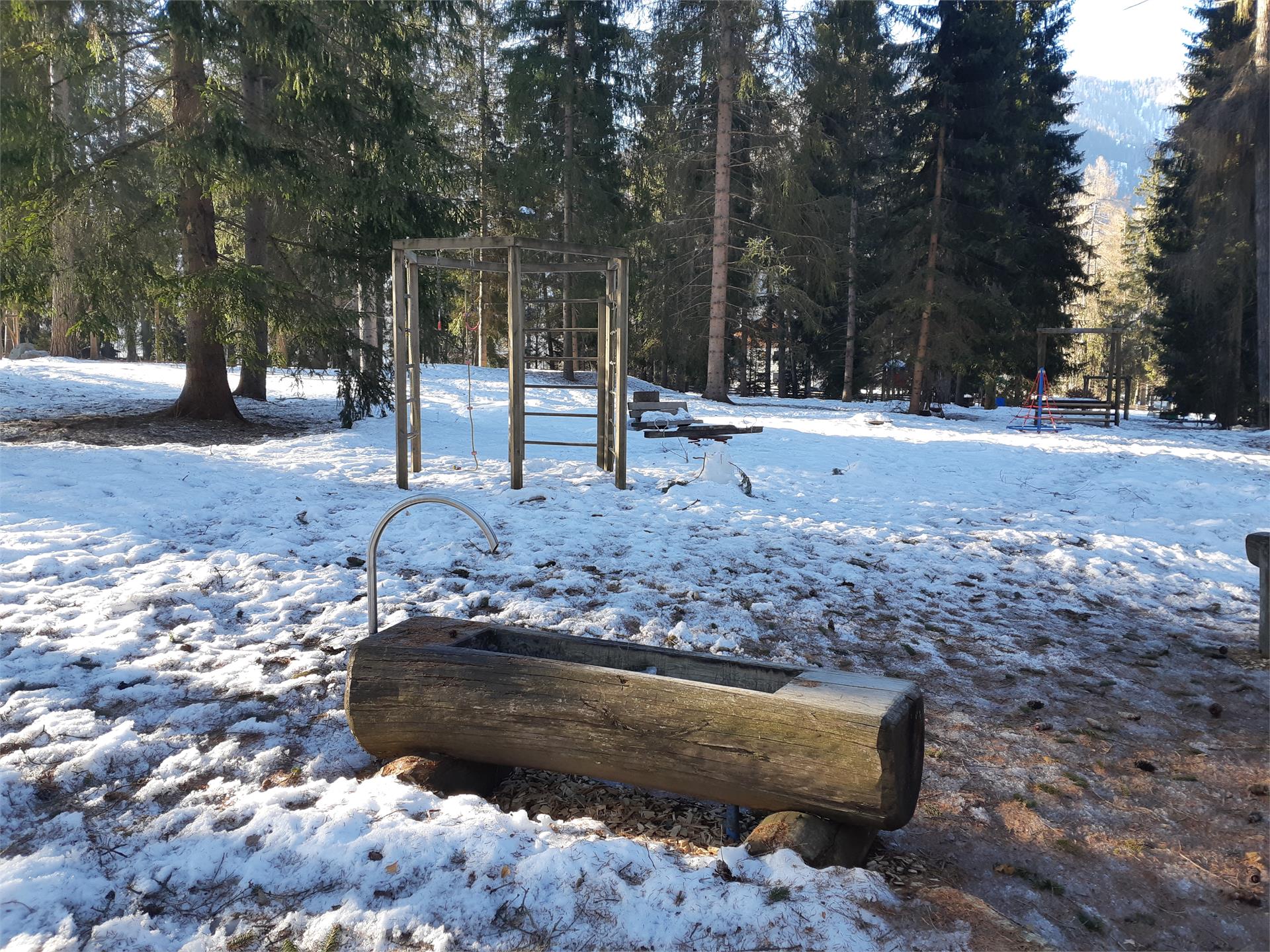 Achtsam am Berg - Brunnen Grieswaldile Spielplatz, Toblach Toblach 1 suedtirol.info
