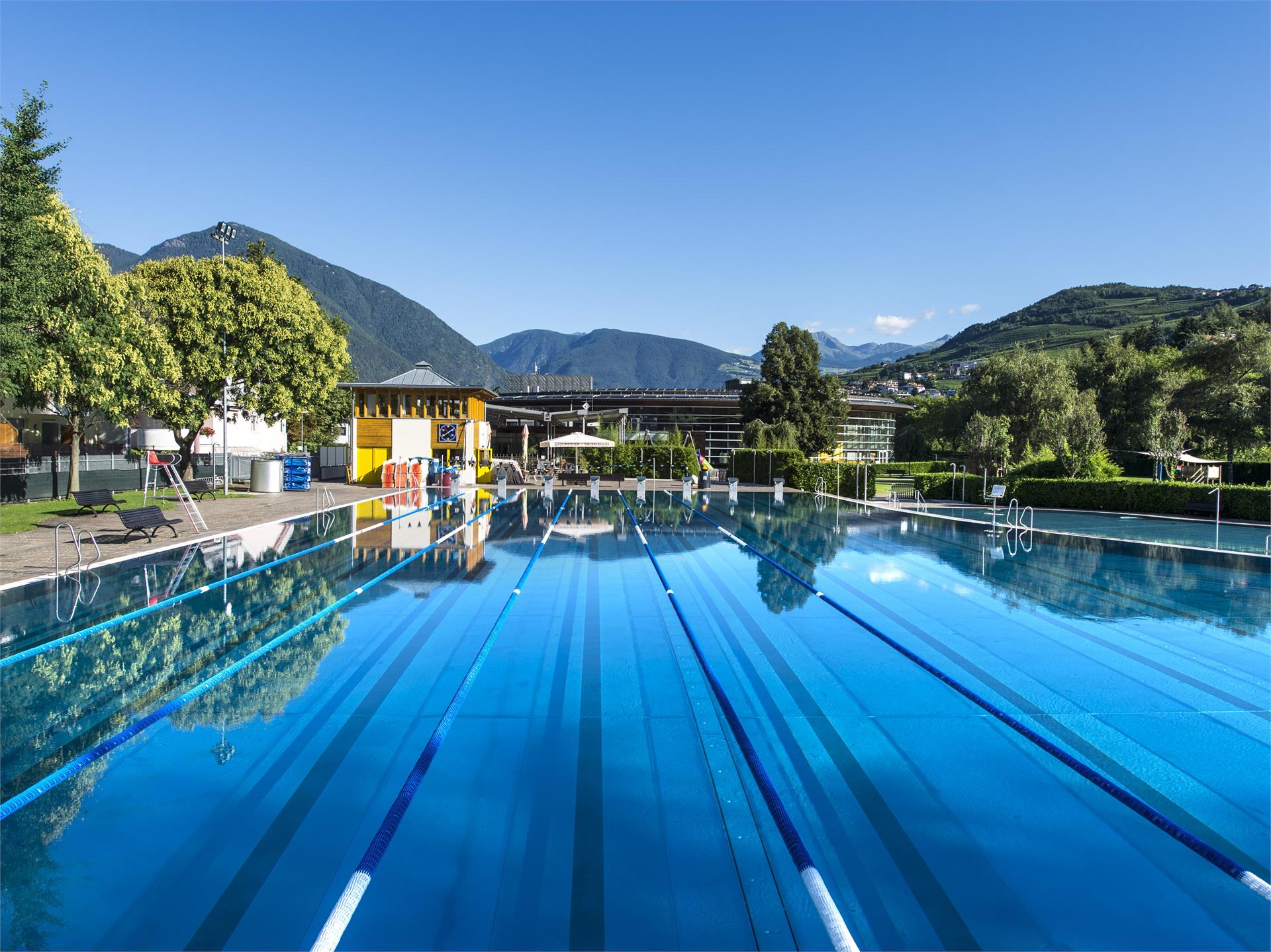 Acquarena outdoor swimming pool Brixen/Bressanone 3 suedtirol.info
