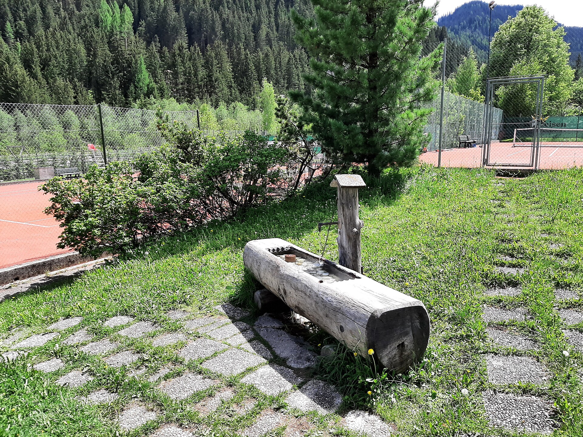 Brunnen beim Sportplatz in La Villa