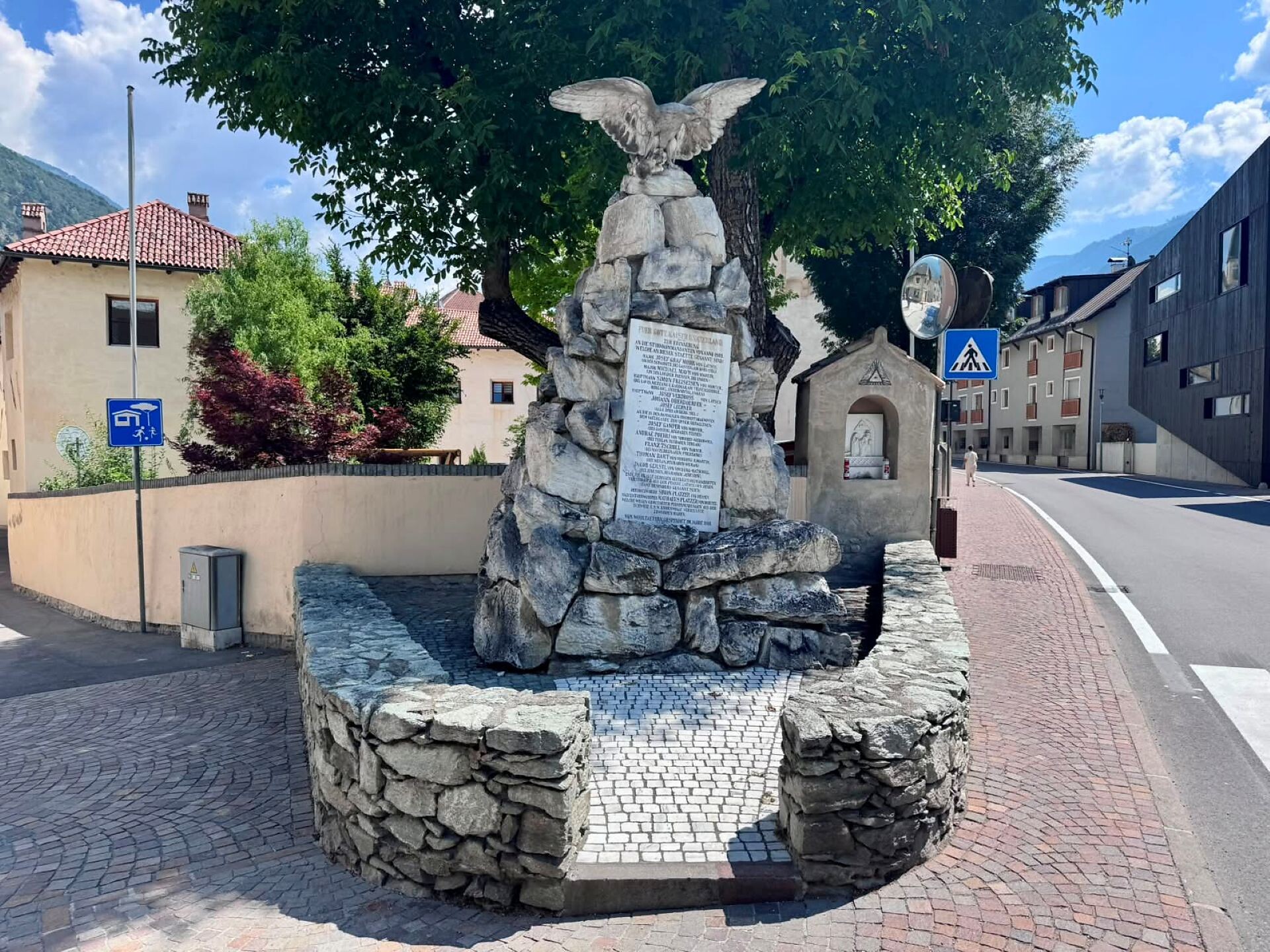 Eagle monument - Vinschgau/Val Venosta - #1 - suedtirol.info