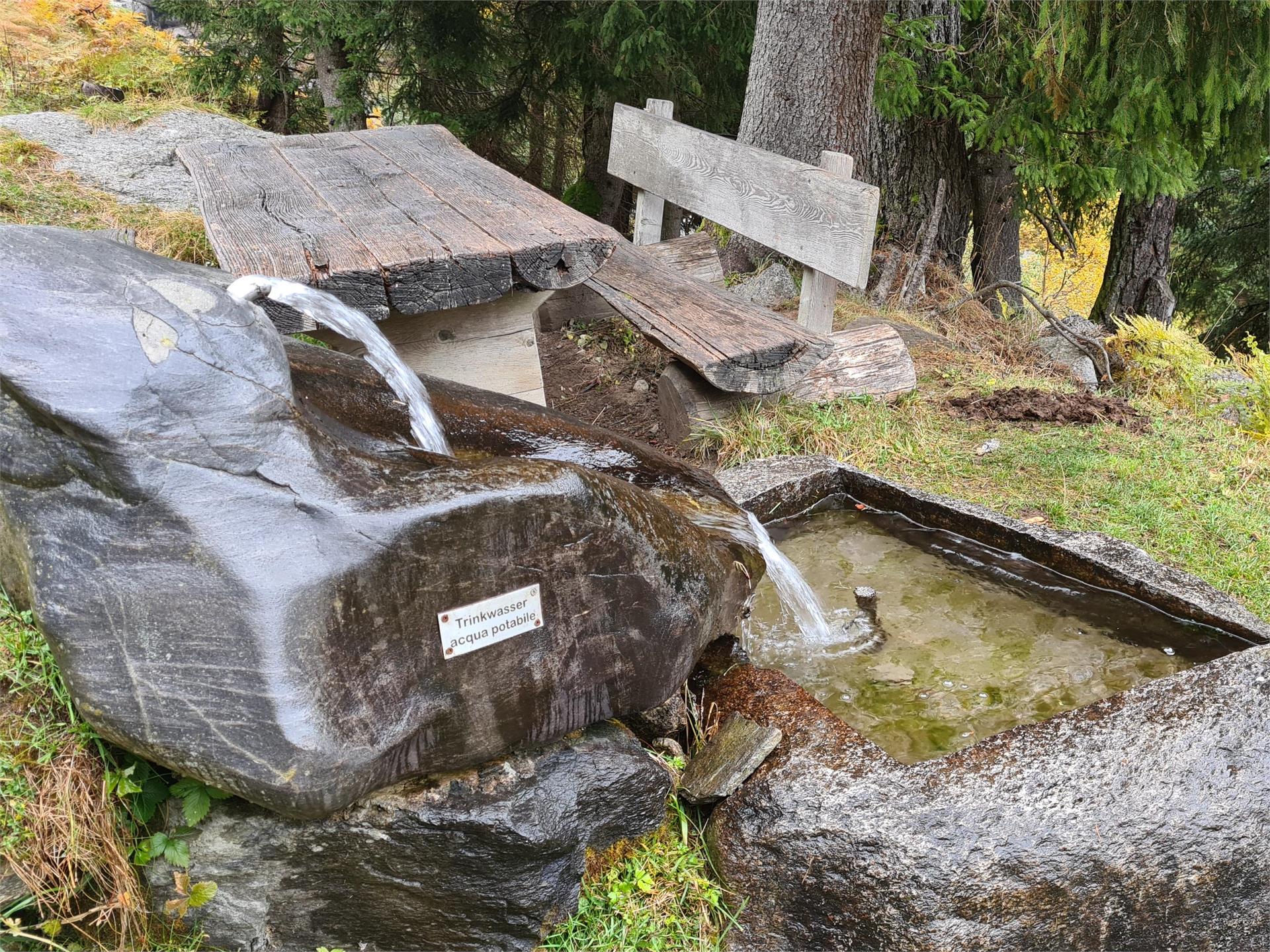 Rispetta la montagna - Fontana "Messwoad"- Nasereit - punto di erogazione dell'acqua potabile) Parcines 3 suedtirol.info