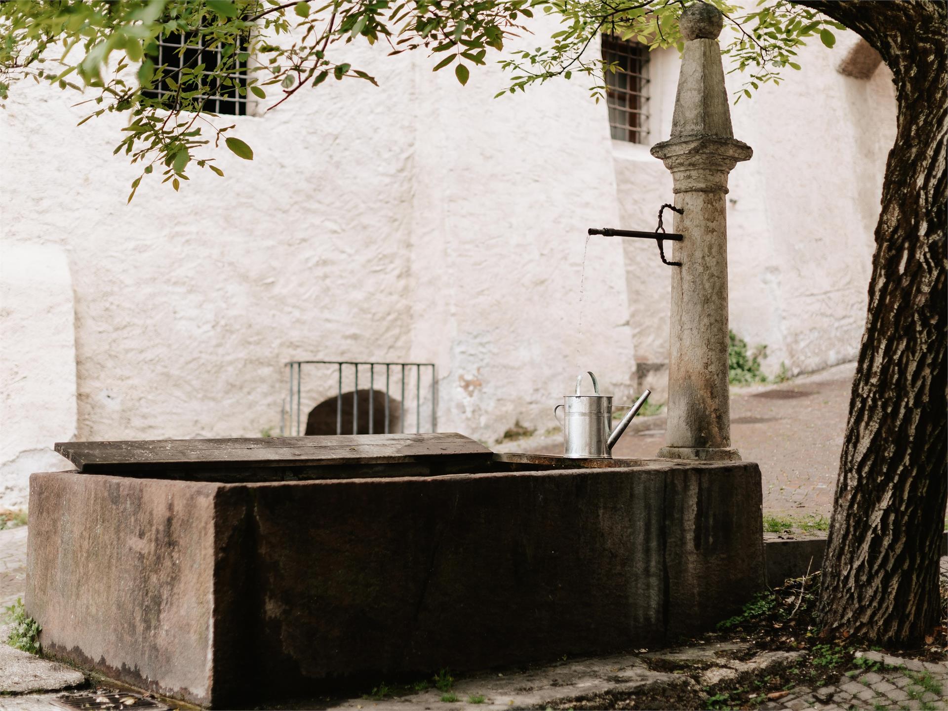 Fountain Sella-Steinegger Termeno Tramin an der Weinstraße/Termeno sulla Strada del Vino 1 suedtirol.info