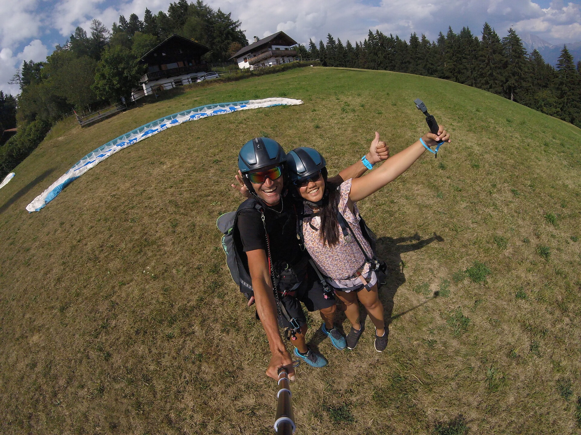 Paragliding tandem flight Tscherms/Cermes 2 suedtirol.info