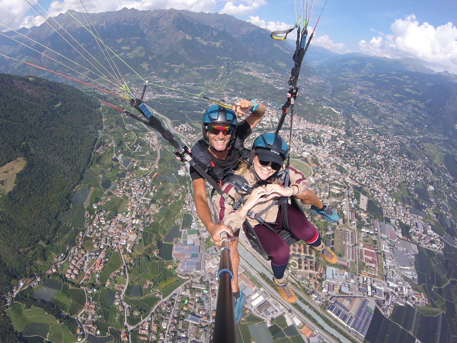 Paragliding tandem flight Tscherms/Cermes 3 suedtirol.info