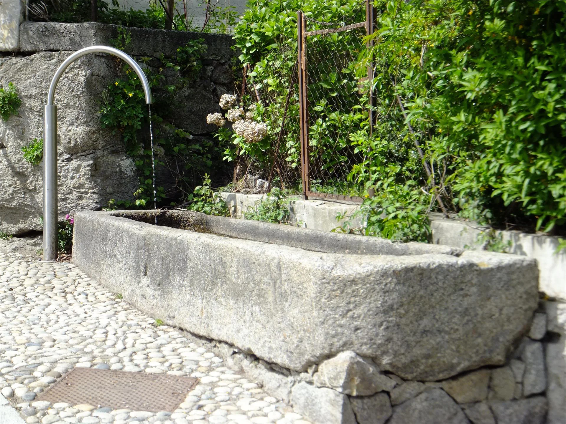 Rispetta la montagna - Fontana "Stockertrog" - punto di erogazione dell'acqua potabile  1 suedtirol.info
