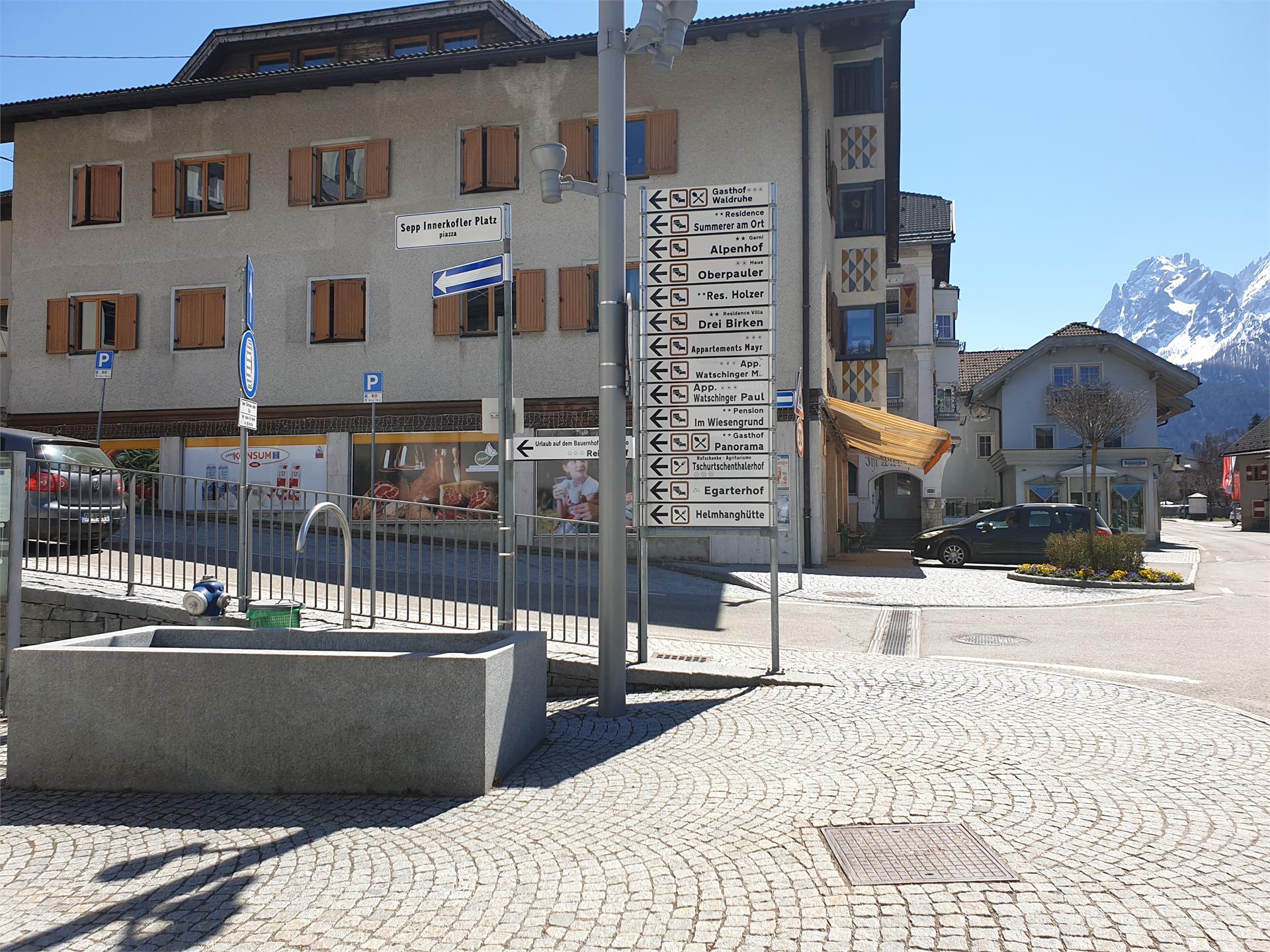 Achtsam am Berg - Brunnen Hauptplatz, Sexten Sexten 1 suedtirol.info
