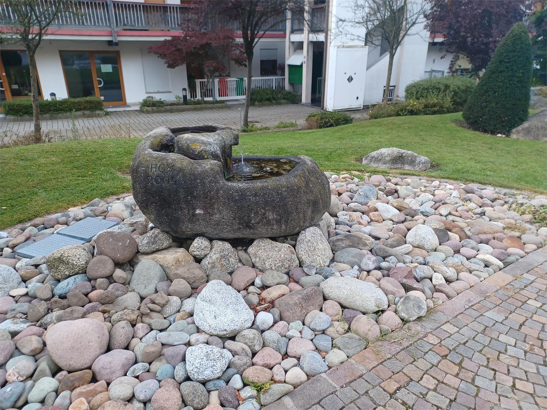 Rispetta la montagna - Fontana "HGB" - punto di erogazione dell'acqua potabile Parcines 1 suedtirol.info