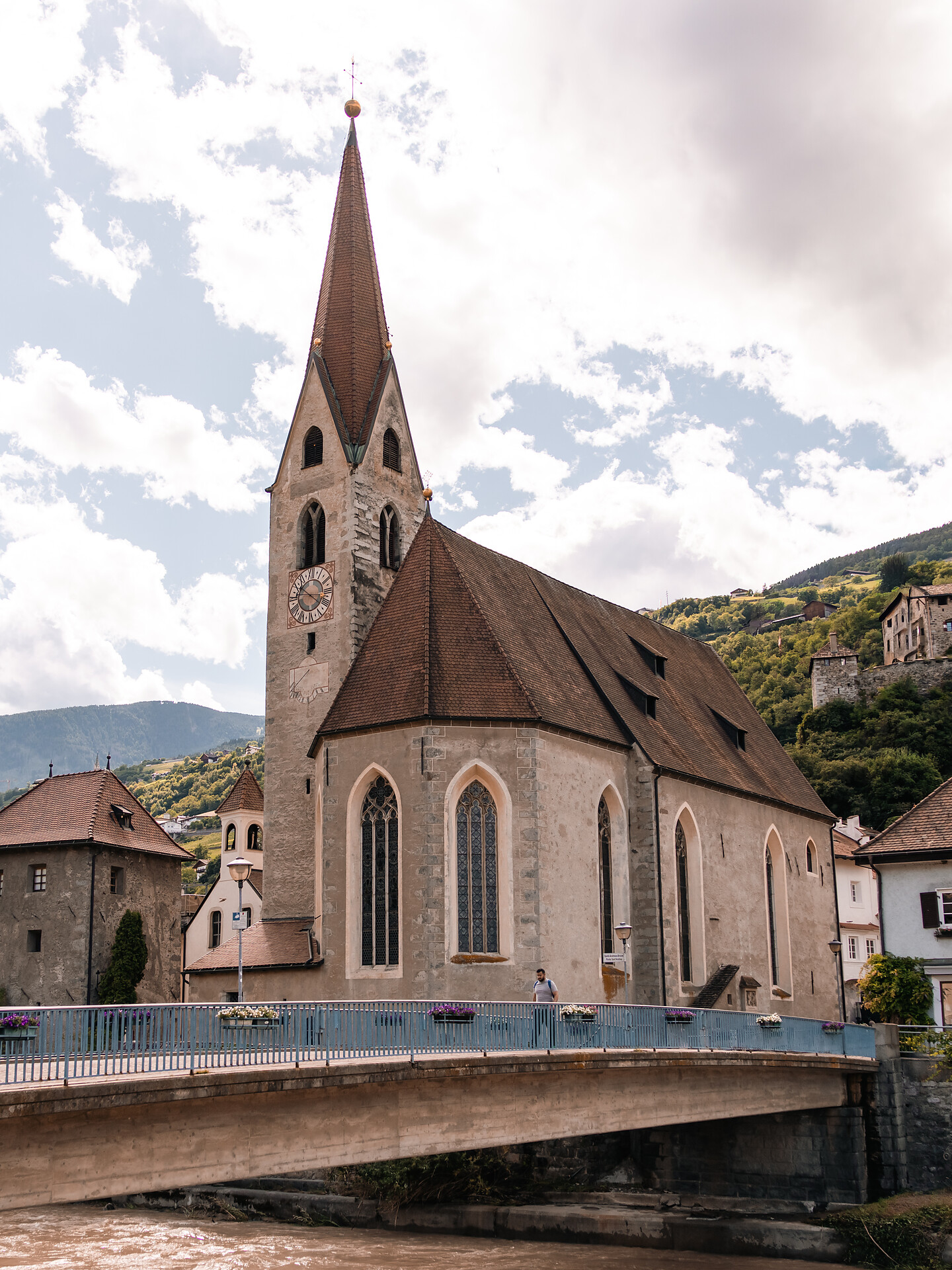 apostle church Klausen - Brixen/Bressanone and environs - #1 - suedtirol.info