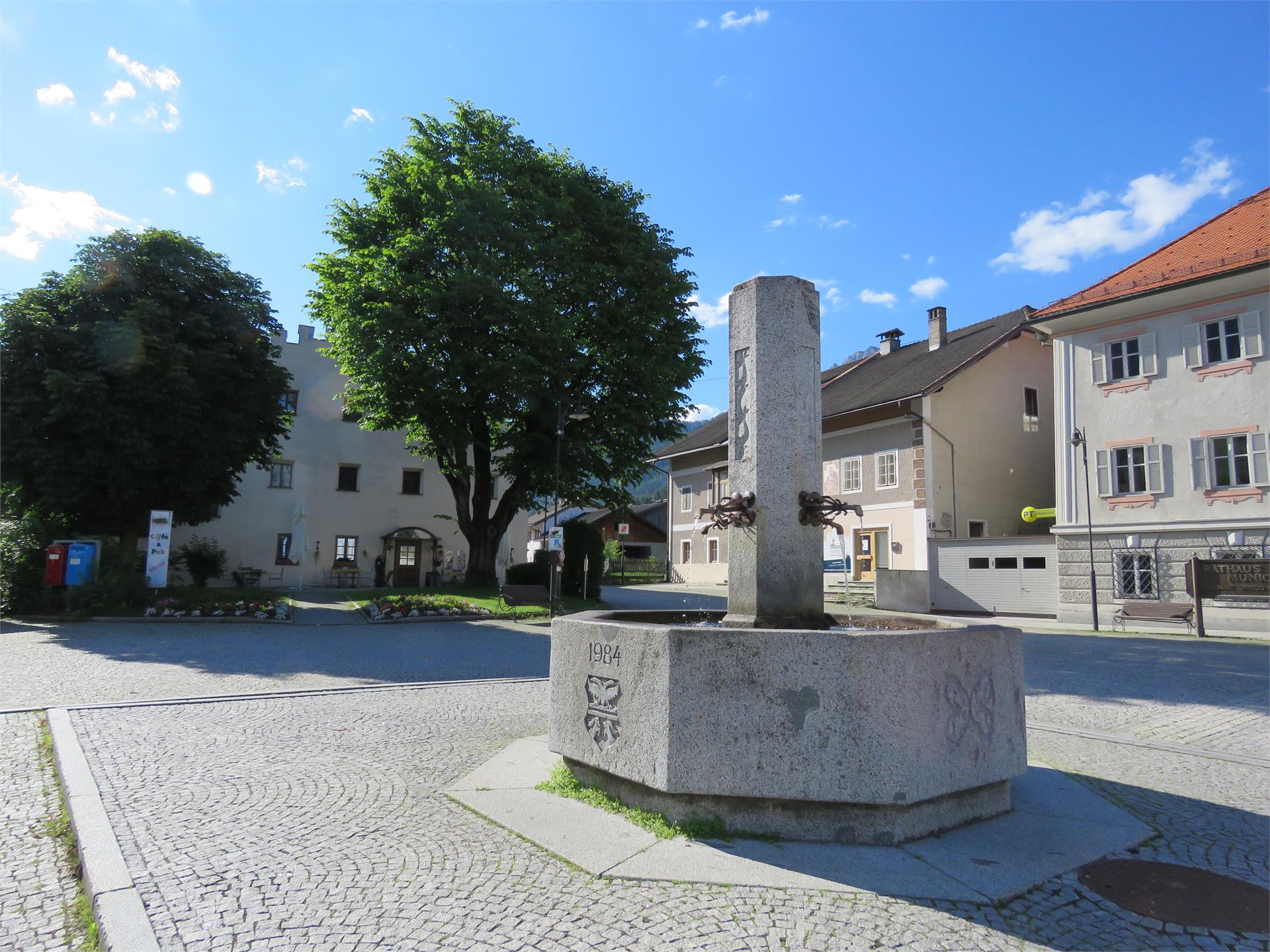 Rispetta la montagna - Fontana Piazza Von Kurz Villabassa 2 suedtirol.info